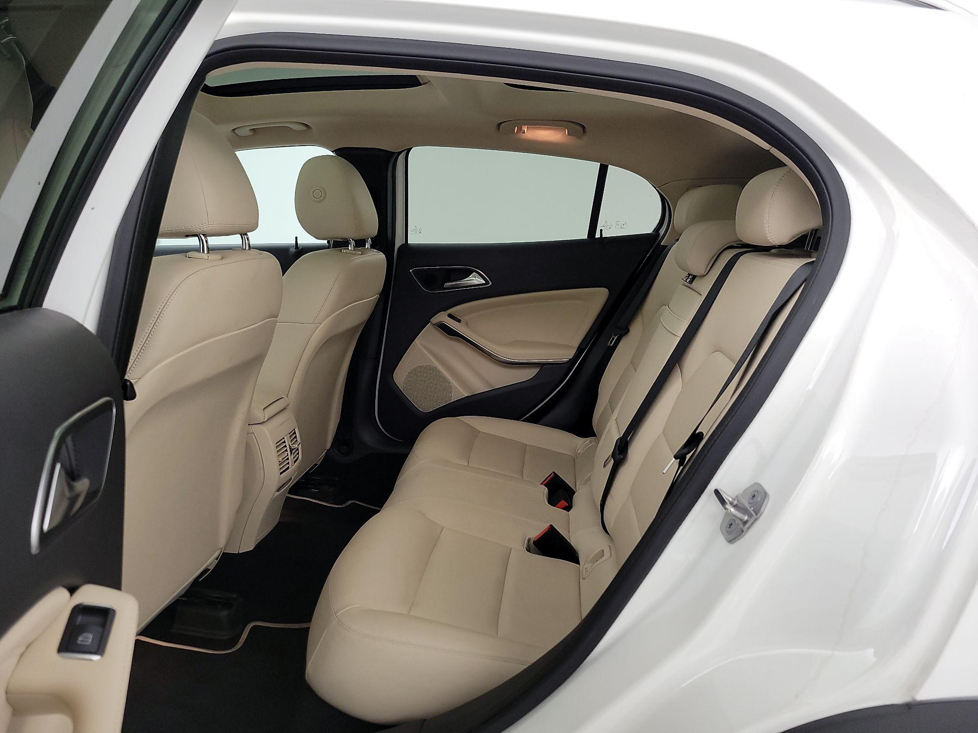 Thumbnail: 2019 Mercedes-Benz GLA - 20