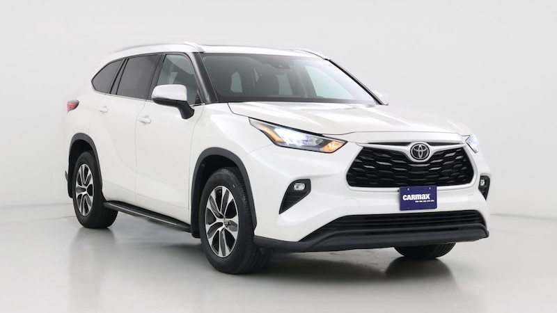 2020 Toyota Highlander XLE Hero Image