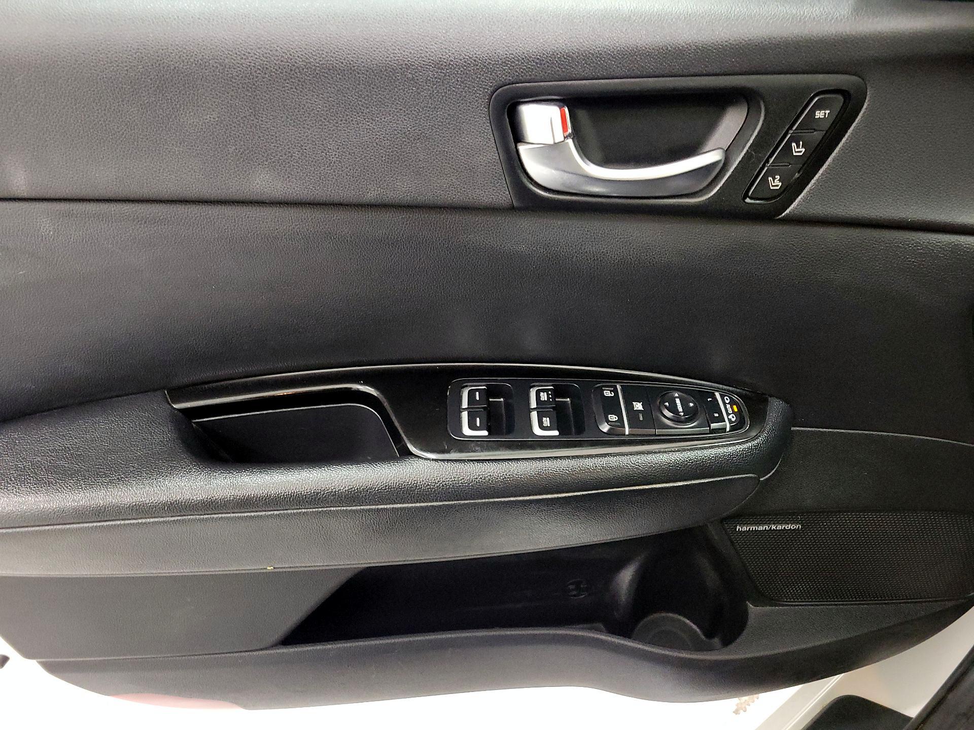 Thumbnail: 2018 Kia Optima - 12