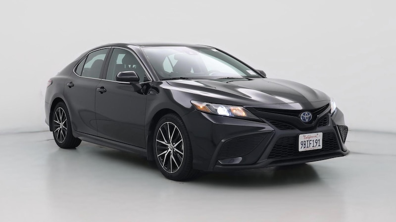 2022 Toyota Camry SE Hero Image