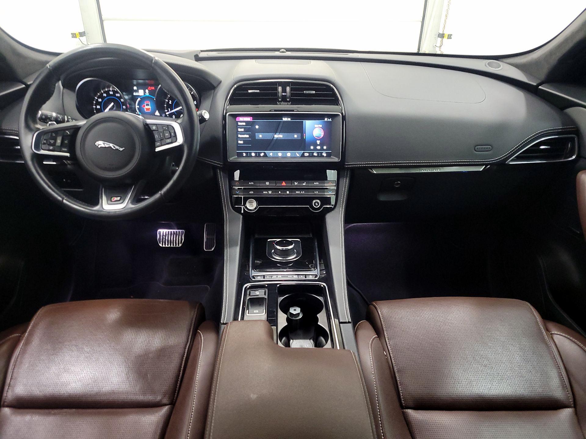 Thumbnail: 2020 Jaguar F-Pace - 9