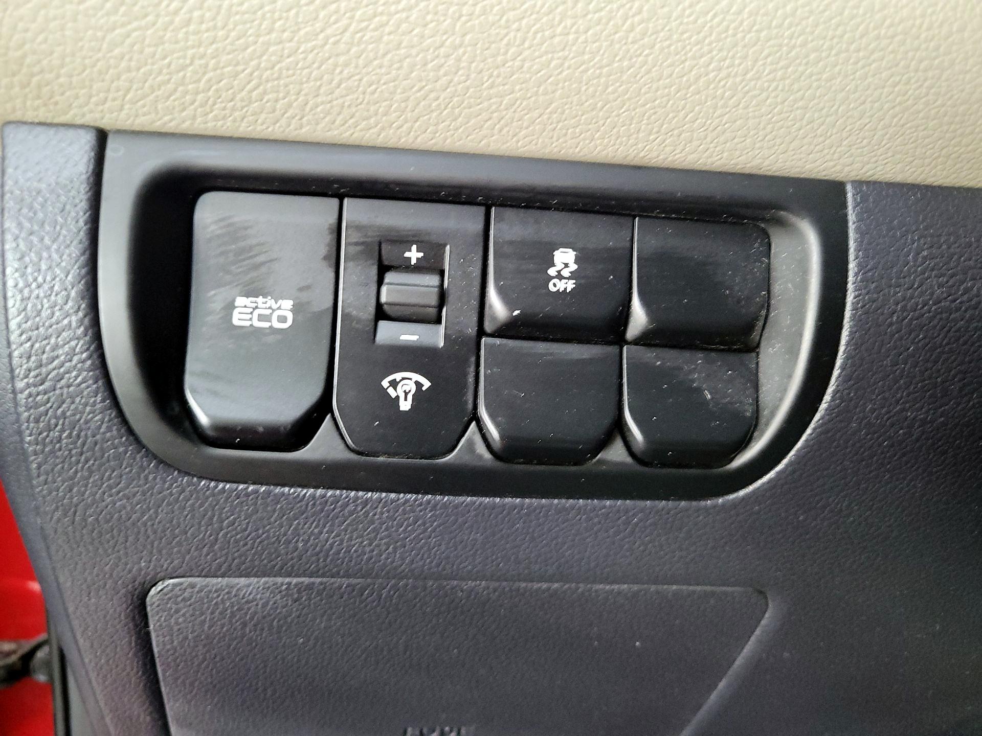 Thumbnail: 2014 Kia Rio - 13