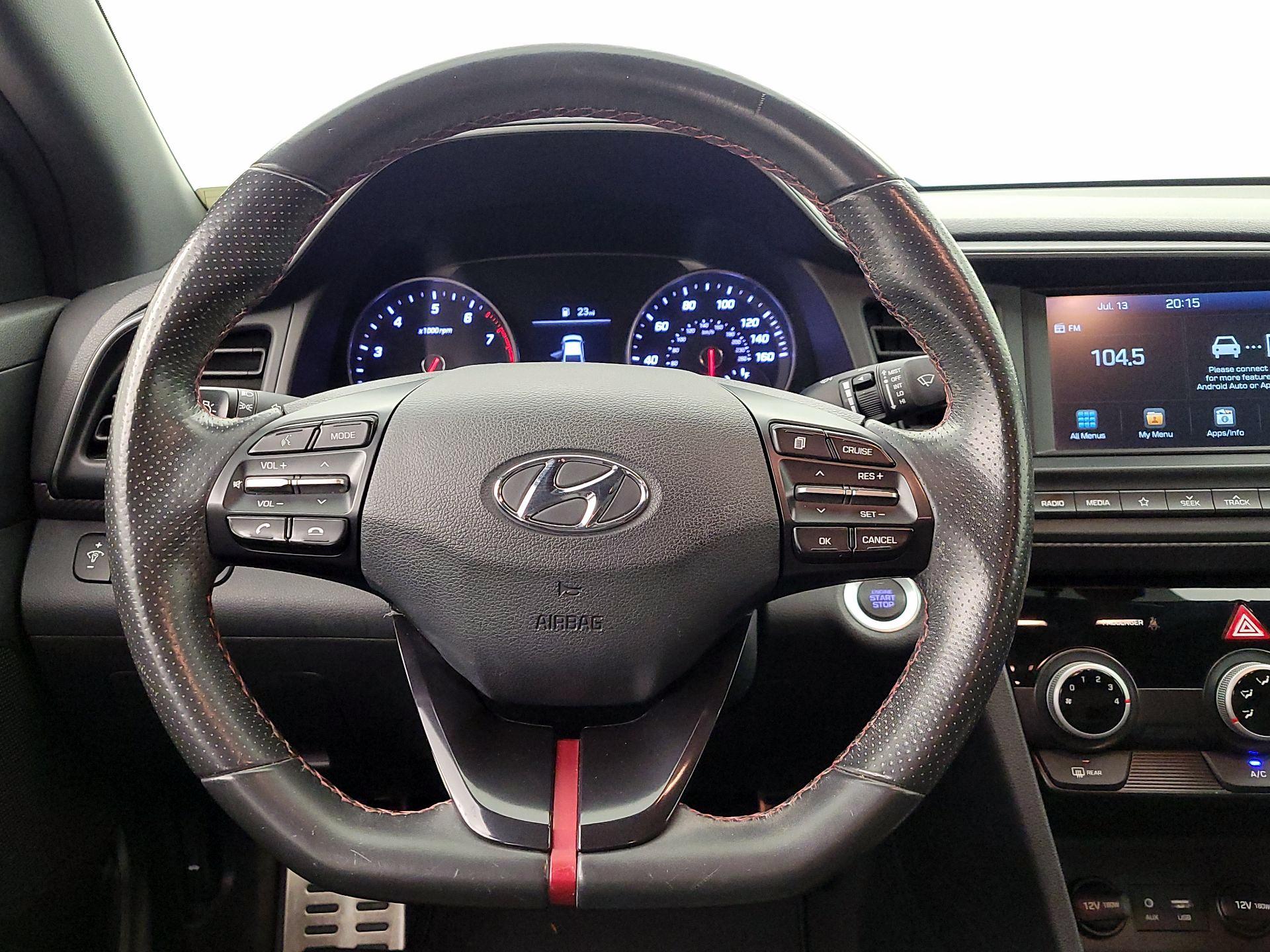 Thumbnail: 2019 Hyundai Elantra - 10