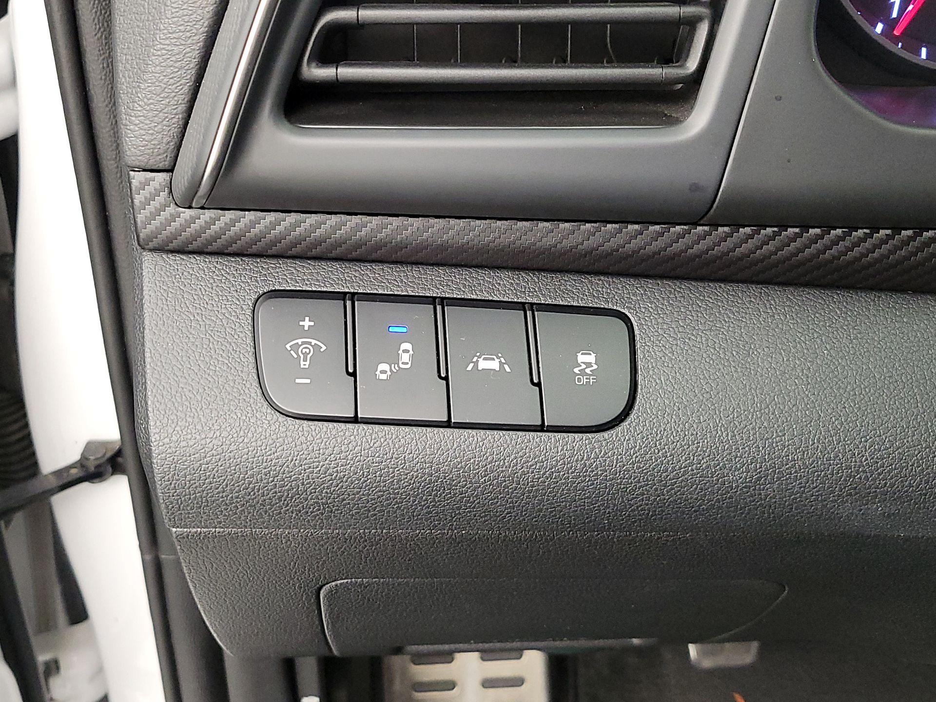 Thumbnail: 2019 Hyundai Elantra - 13