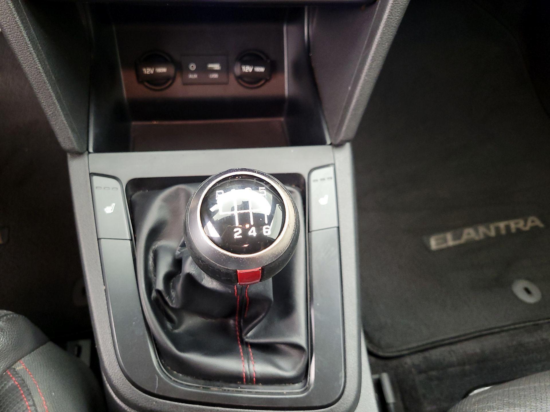 Thumbnail: 2019 Hyundai Elantra - 17