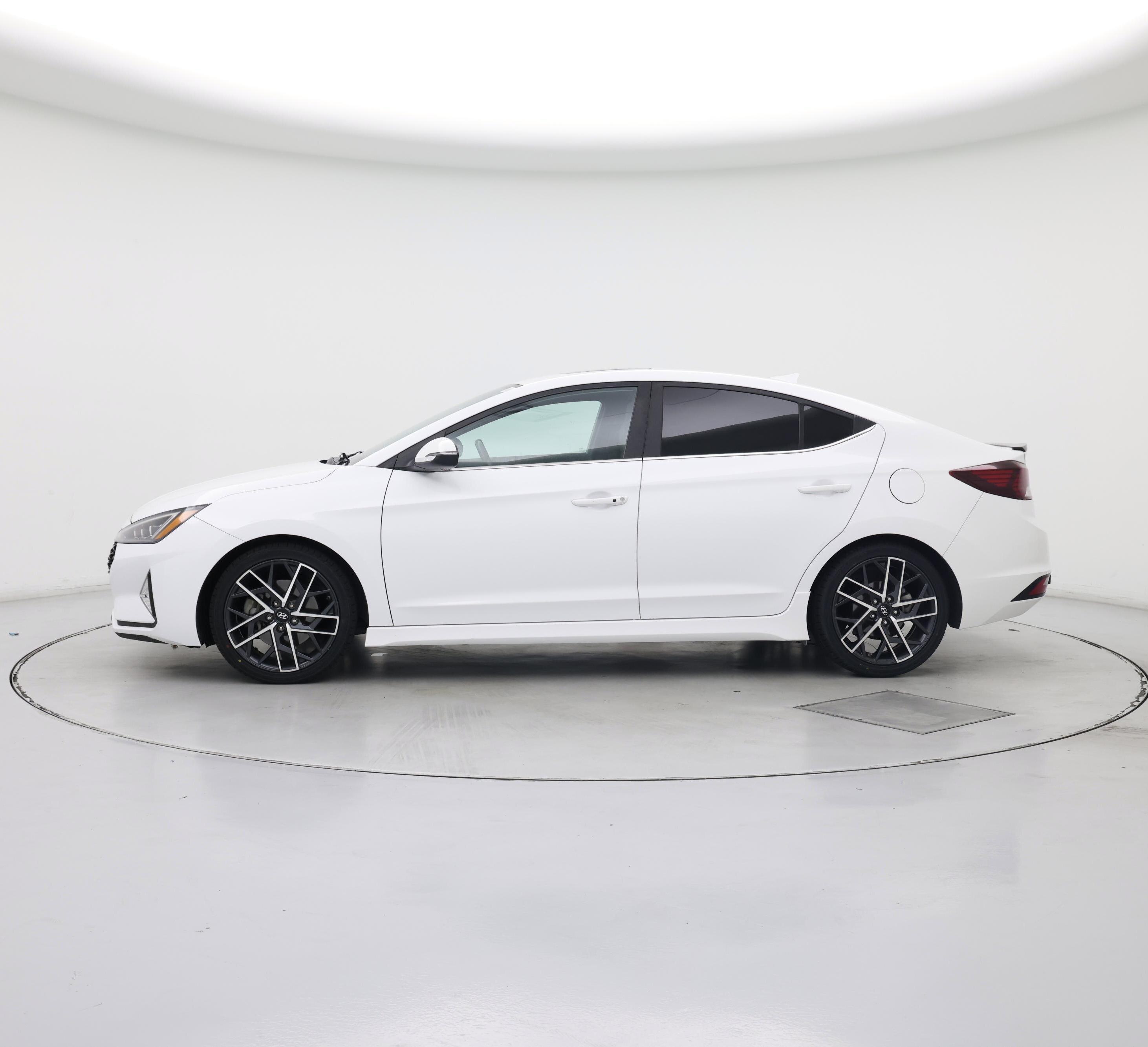Thumbnail: 2019 Hyundai Elantra - 3