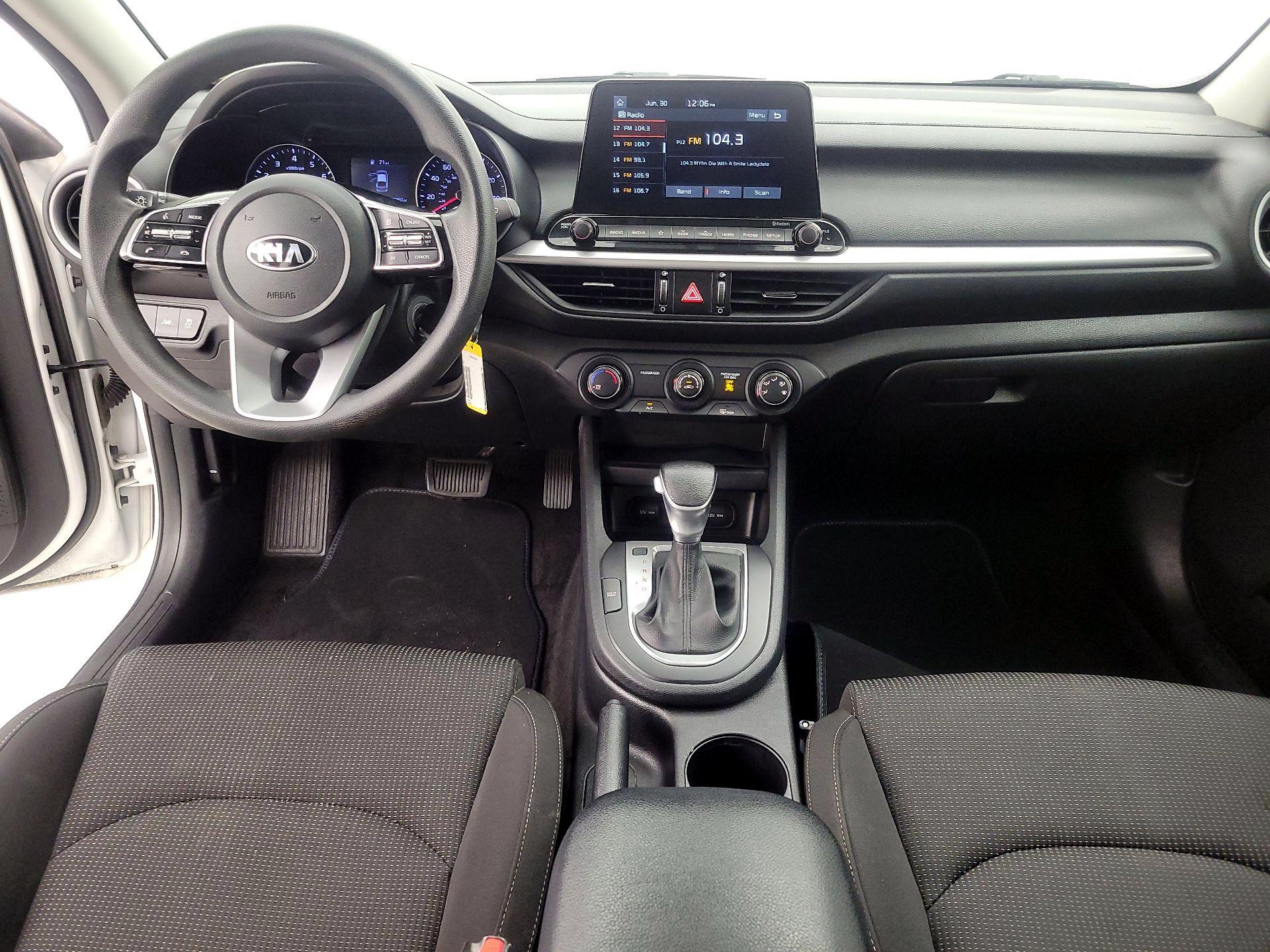 Thumbnail: 2020 Kia Forte - 9