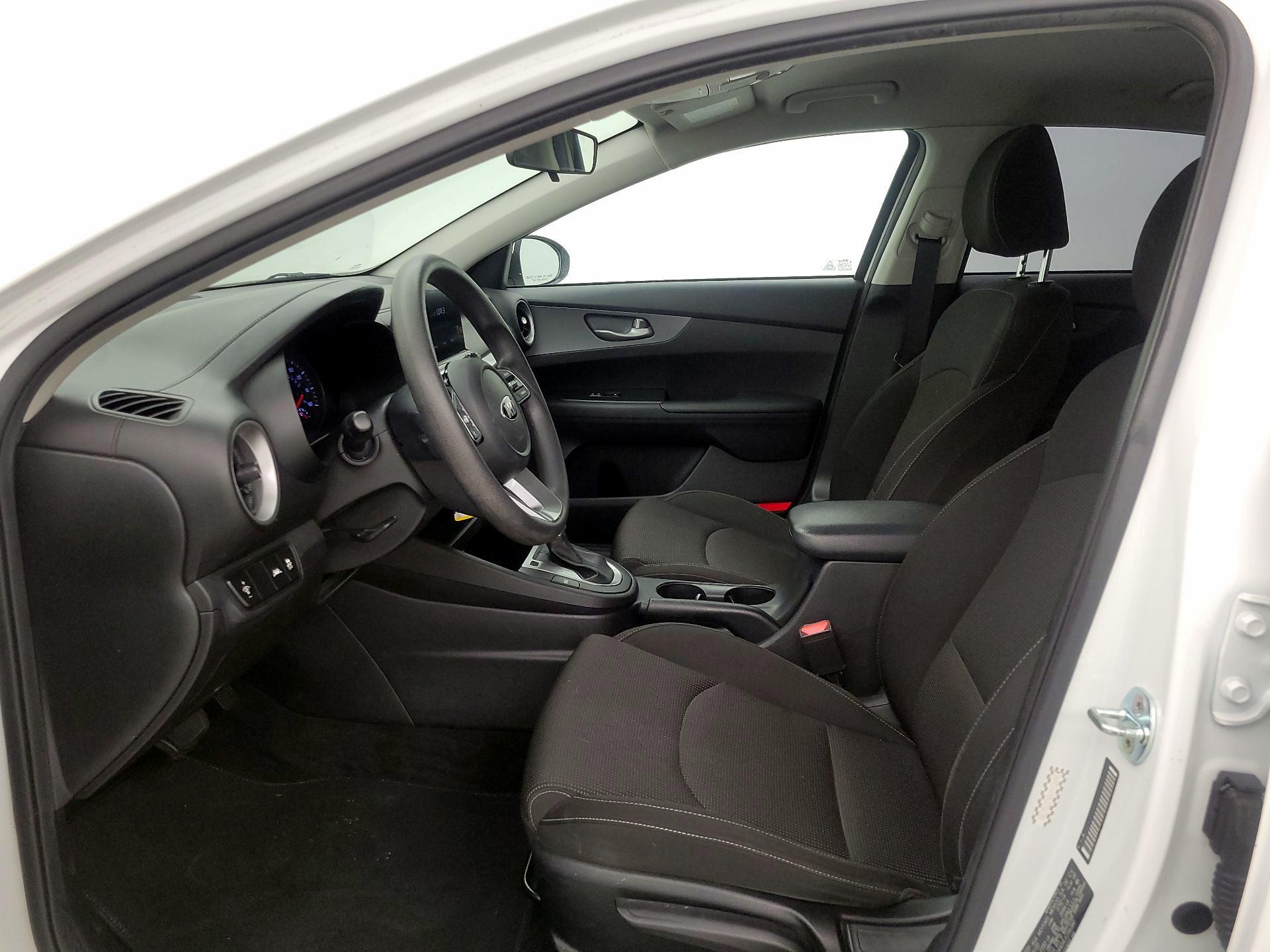 Thumbnail: 2020 Kia Forte - 11
