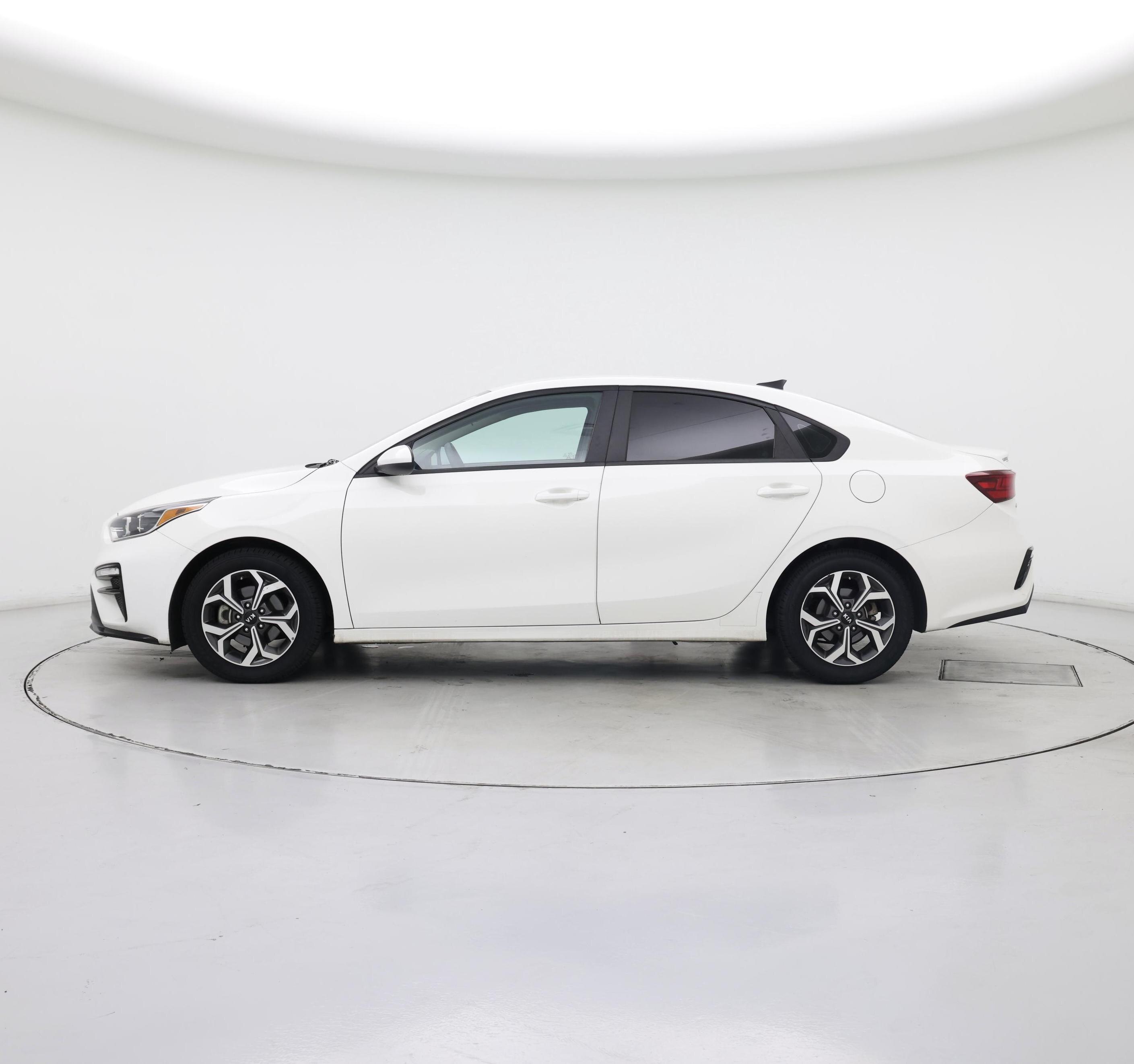 Thumbnail: 2020 Kia Forte - 3