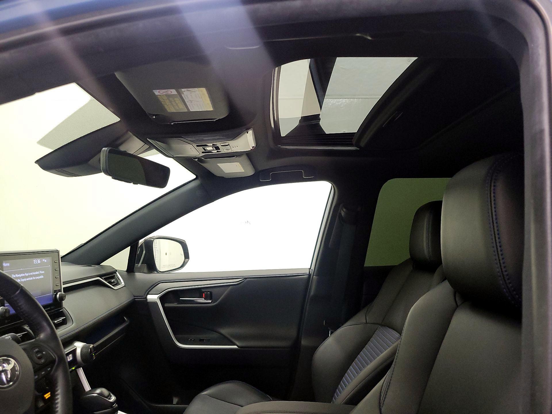 Thumbnail: 2022 Toyota RAV4 - 19