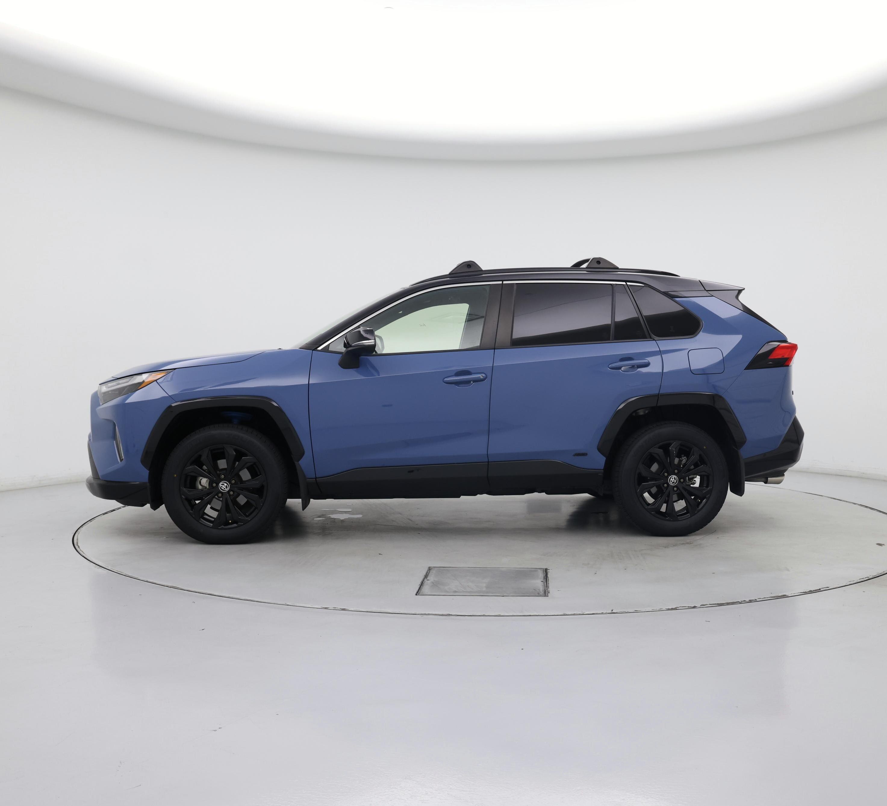 Thumbnail: 2022 Toyota RAV4 - 3