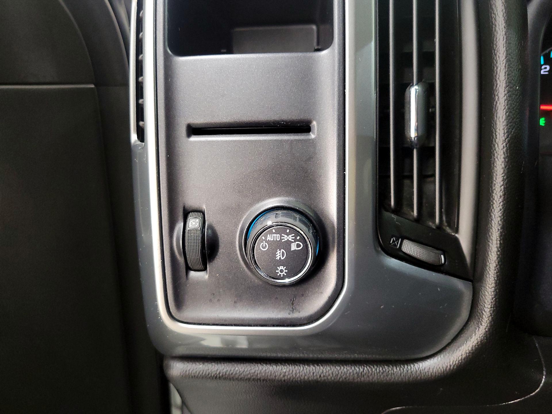 Thumbnail: 2016 Chevrolet Silverado 1500 - 13