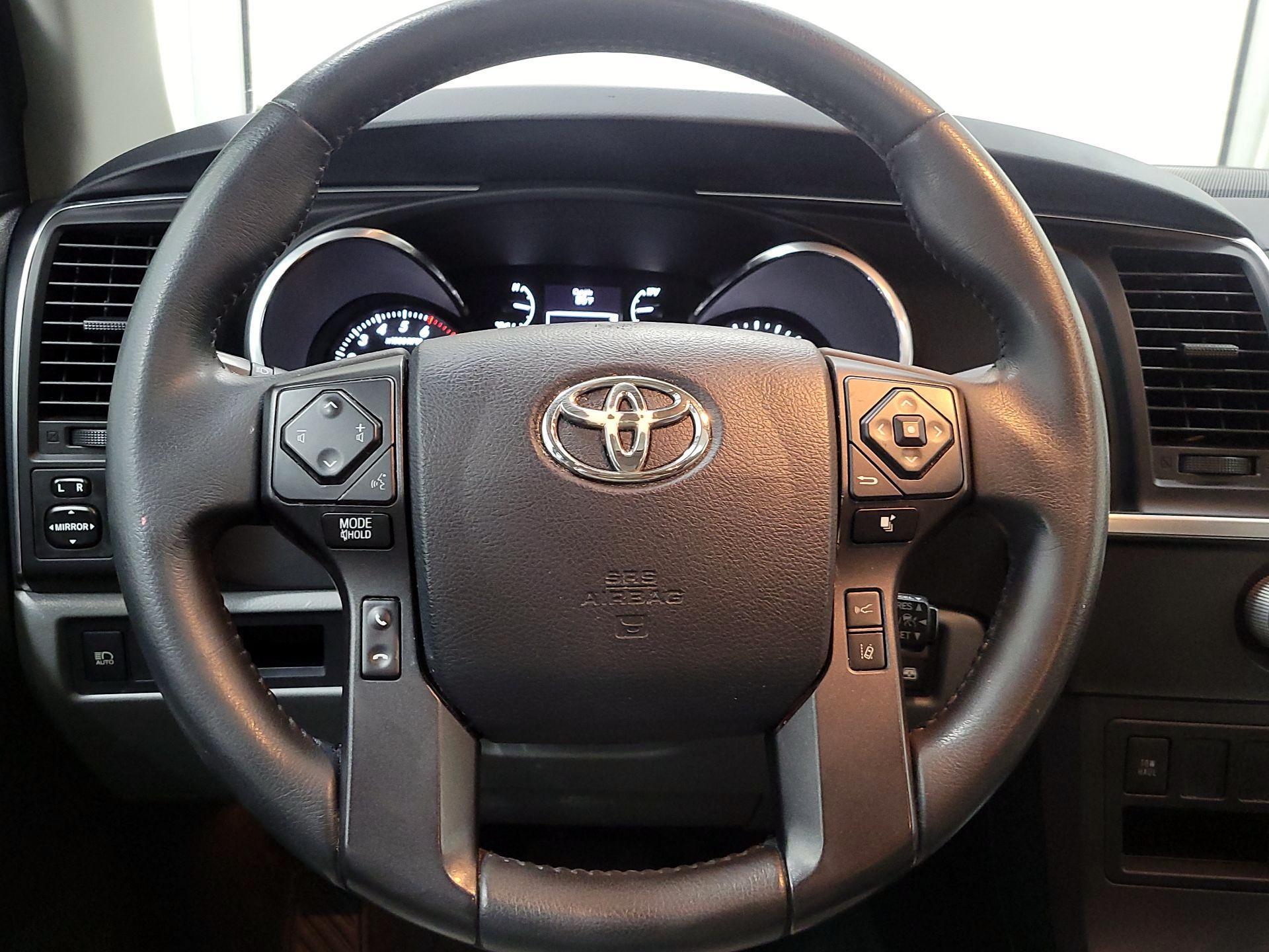 Thumbnail: 2018 Toyota Sequoia - 10