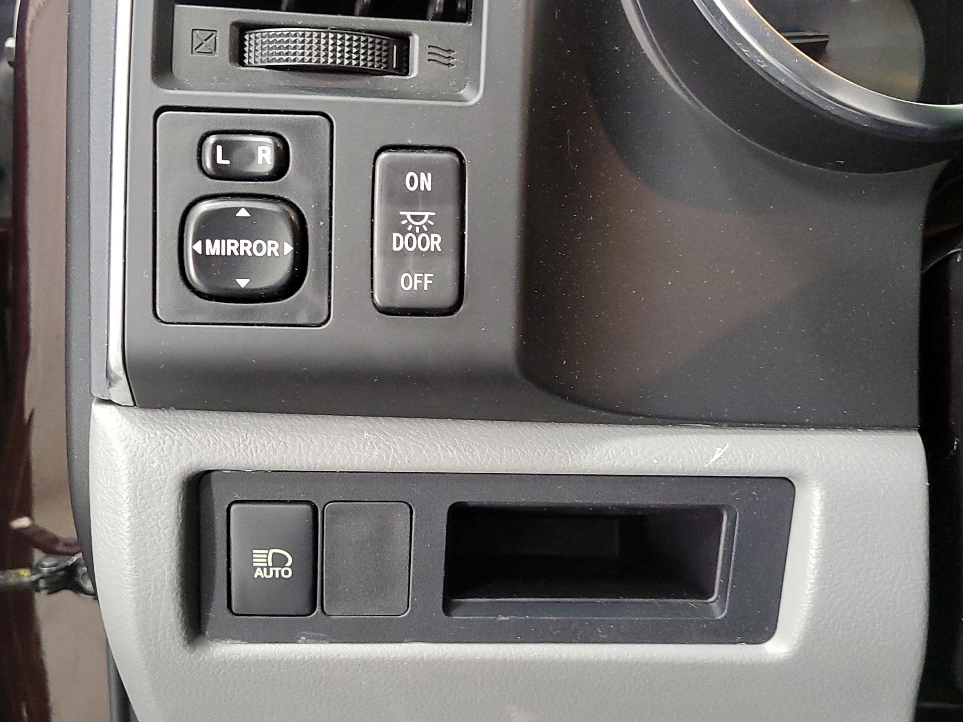 Thumbnail: 2018 Toyota Sequoia - 13