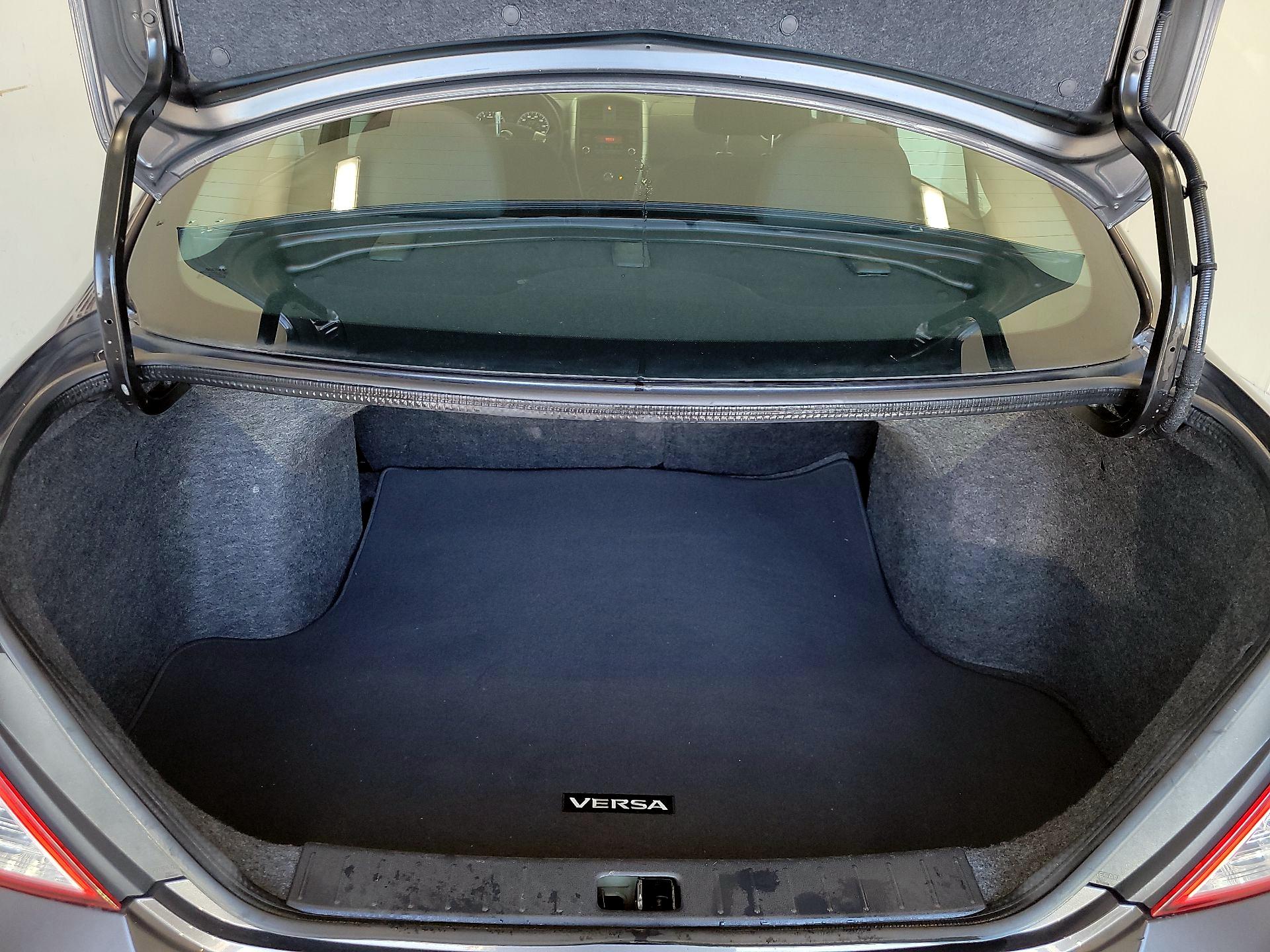 Thumbnail: 2015 Nissan Versa - 18