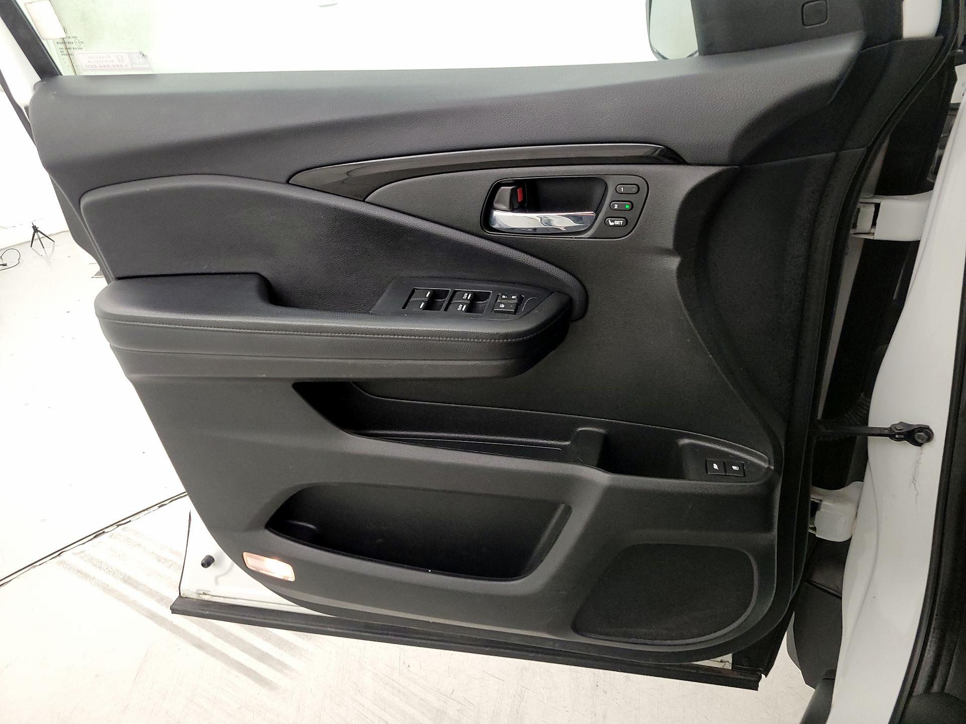 Thumbnail: 2021 Honda Pilot - 12