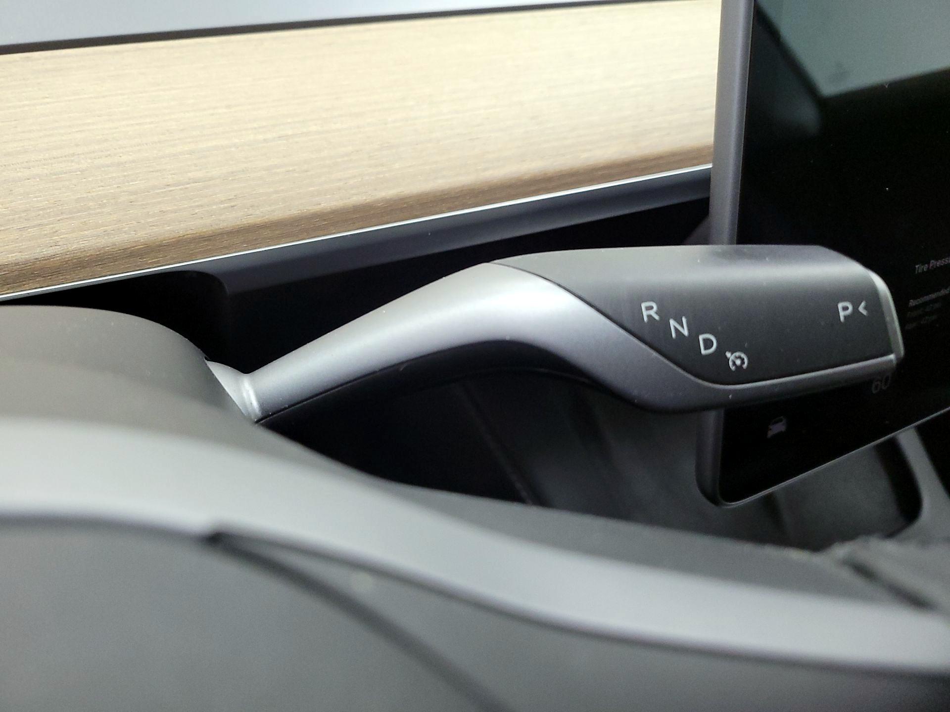 Thumbnail: 2022 Tesla Model 3 - 16