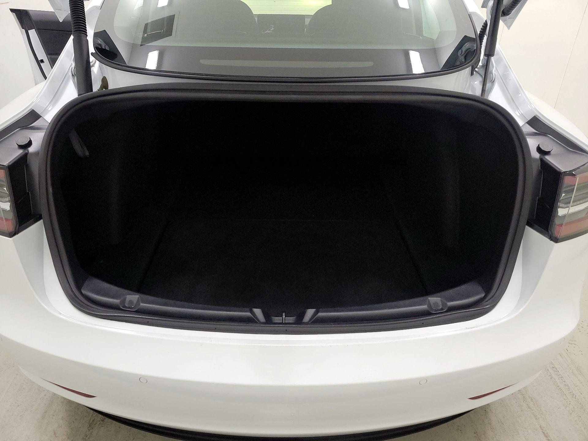 Thumbnail: 2022 Tesla Model 3 - 19