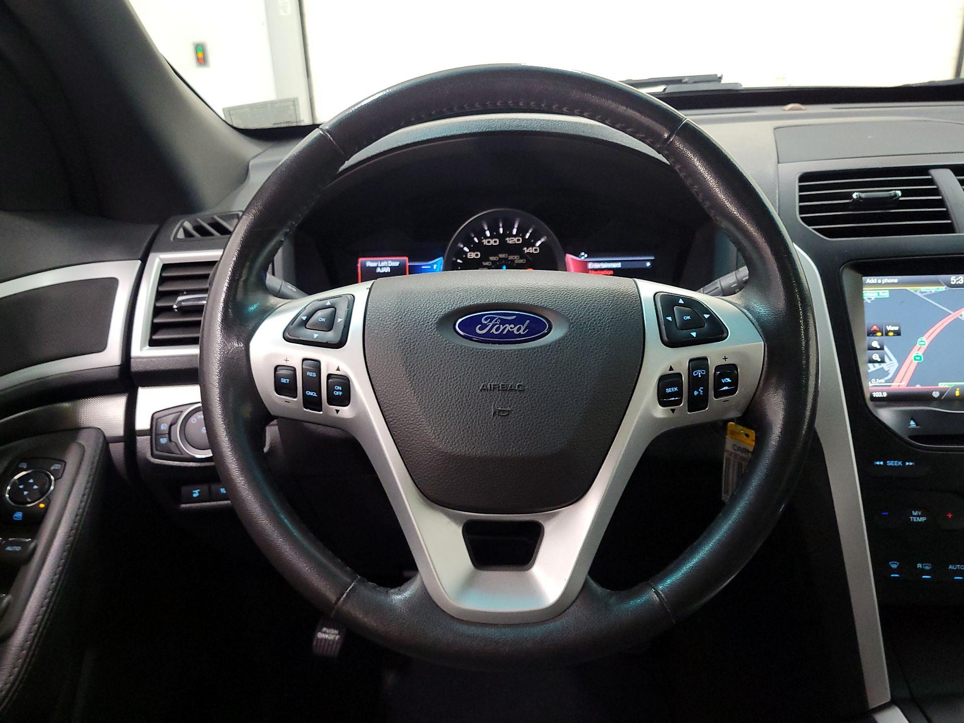 Thumbnail: 2015 Ford Explorer - 10
