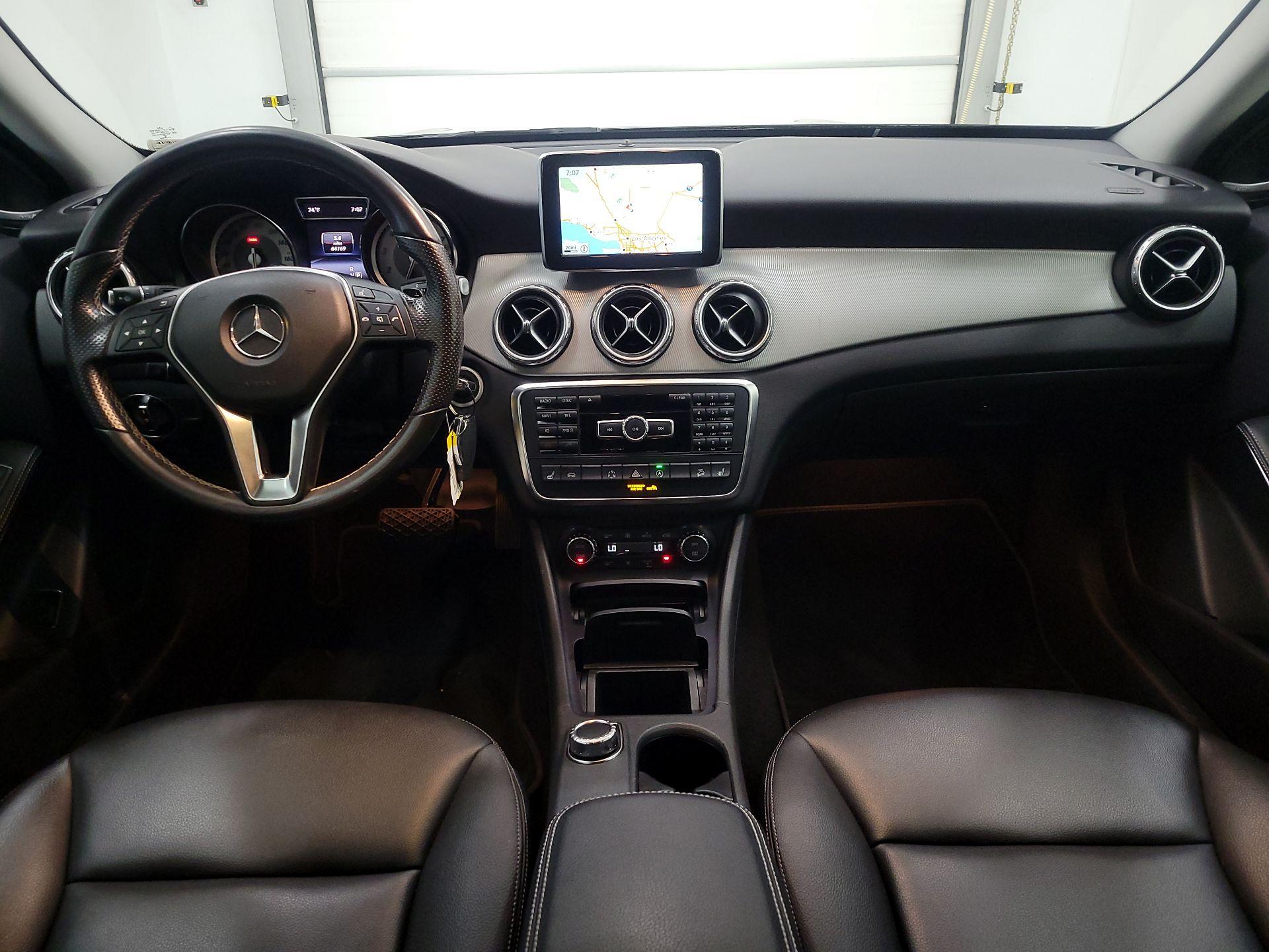 Thumbnail: 2015 Mercedes-Benz GLA - 9
