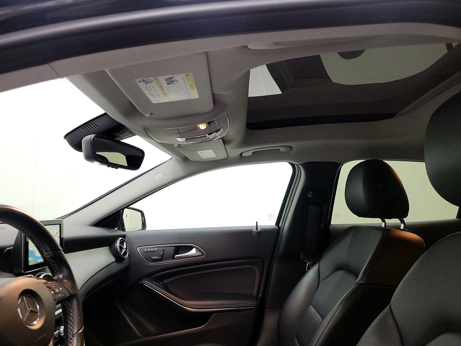 Thumbnail: 2015 Mercedes-Benz GLA - 19