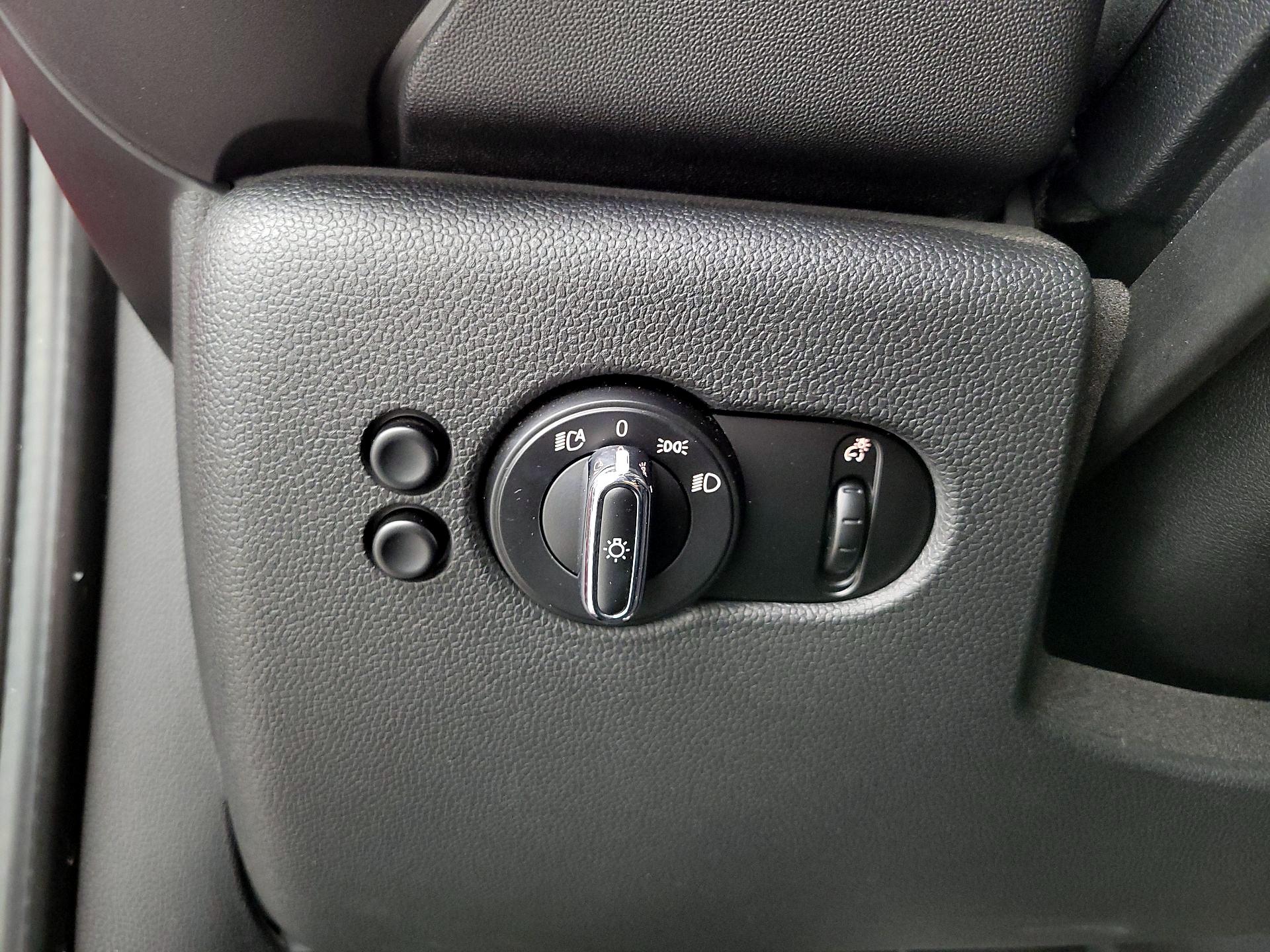 Thumbnail: 2018 MINI Cooper Hardtop - 13
