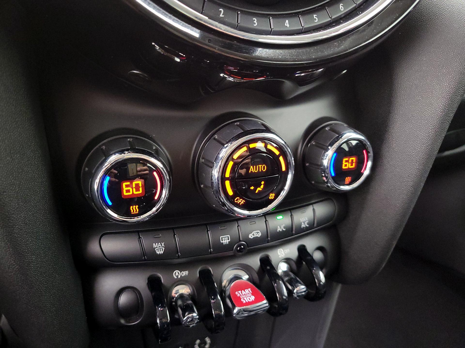 Thumbnail: 2018 MINI Cooper Hardtop - 16