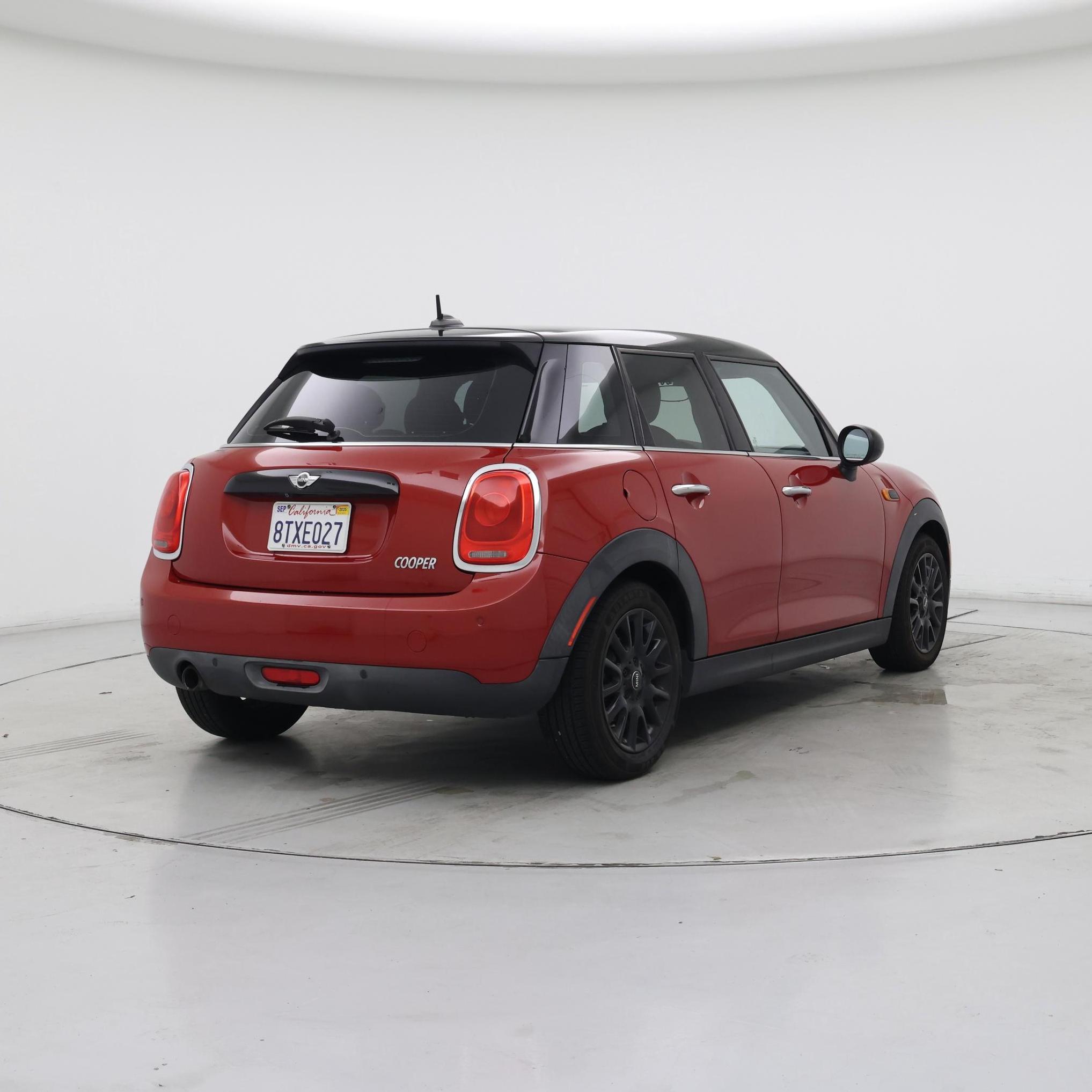 Thumbnail: 2018 MINI Cooper Hardtop - 8