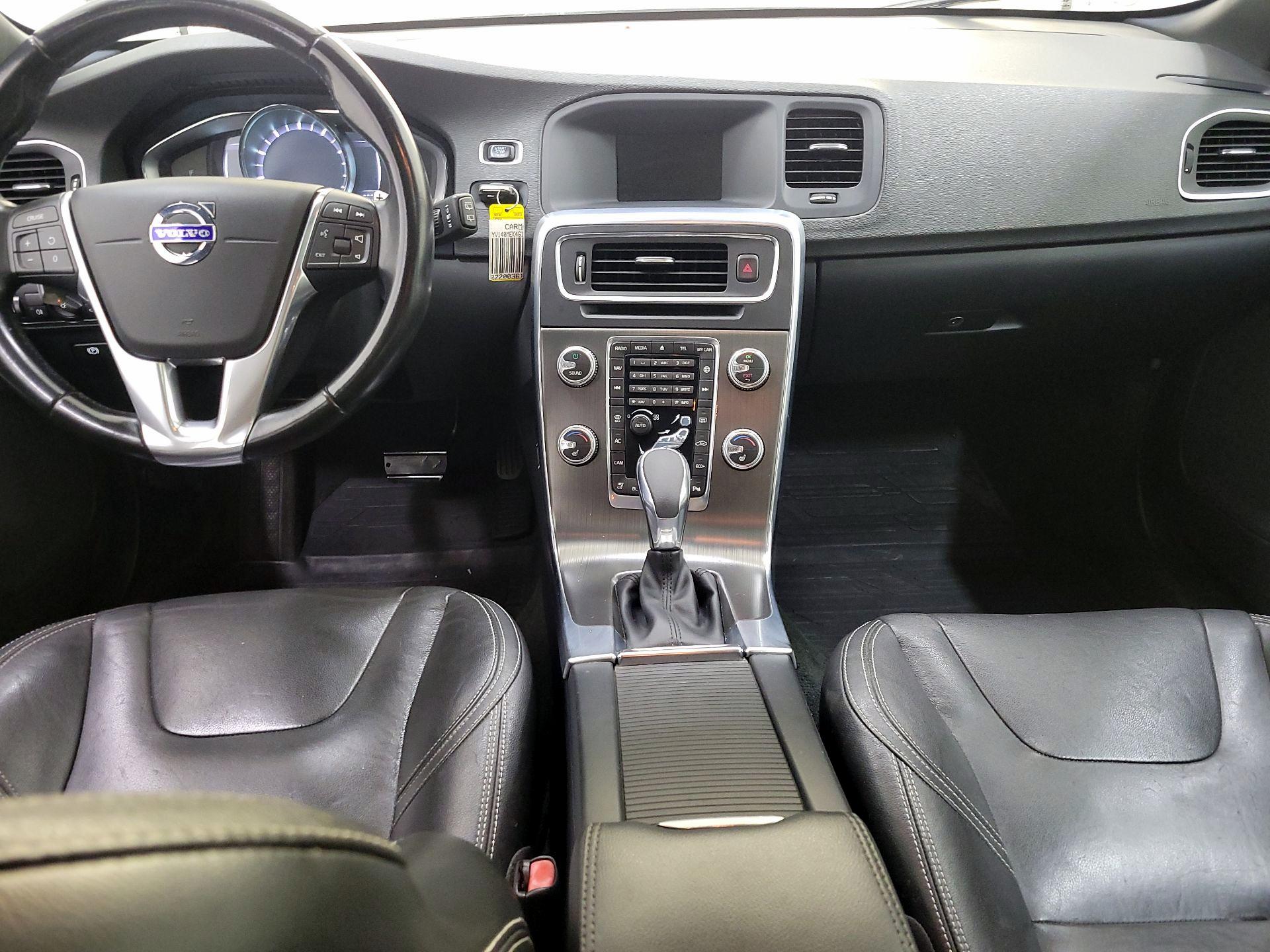 Thumbnail: 2016 Volvo V60 - 9