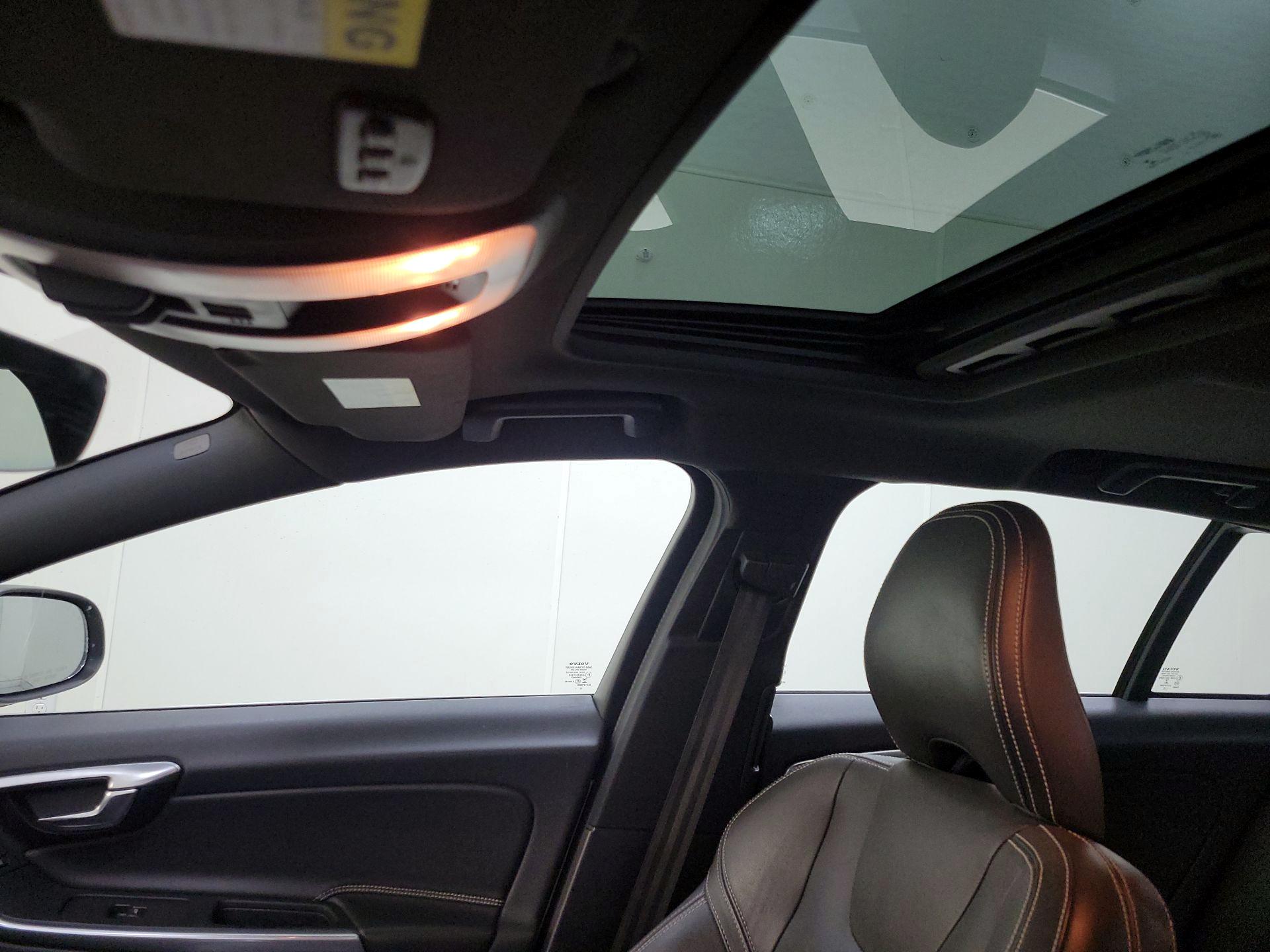 Thumbnail: 2016 Volvo V60 - 19