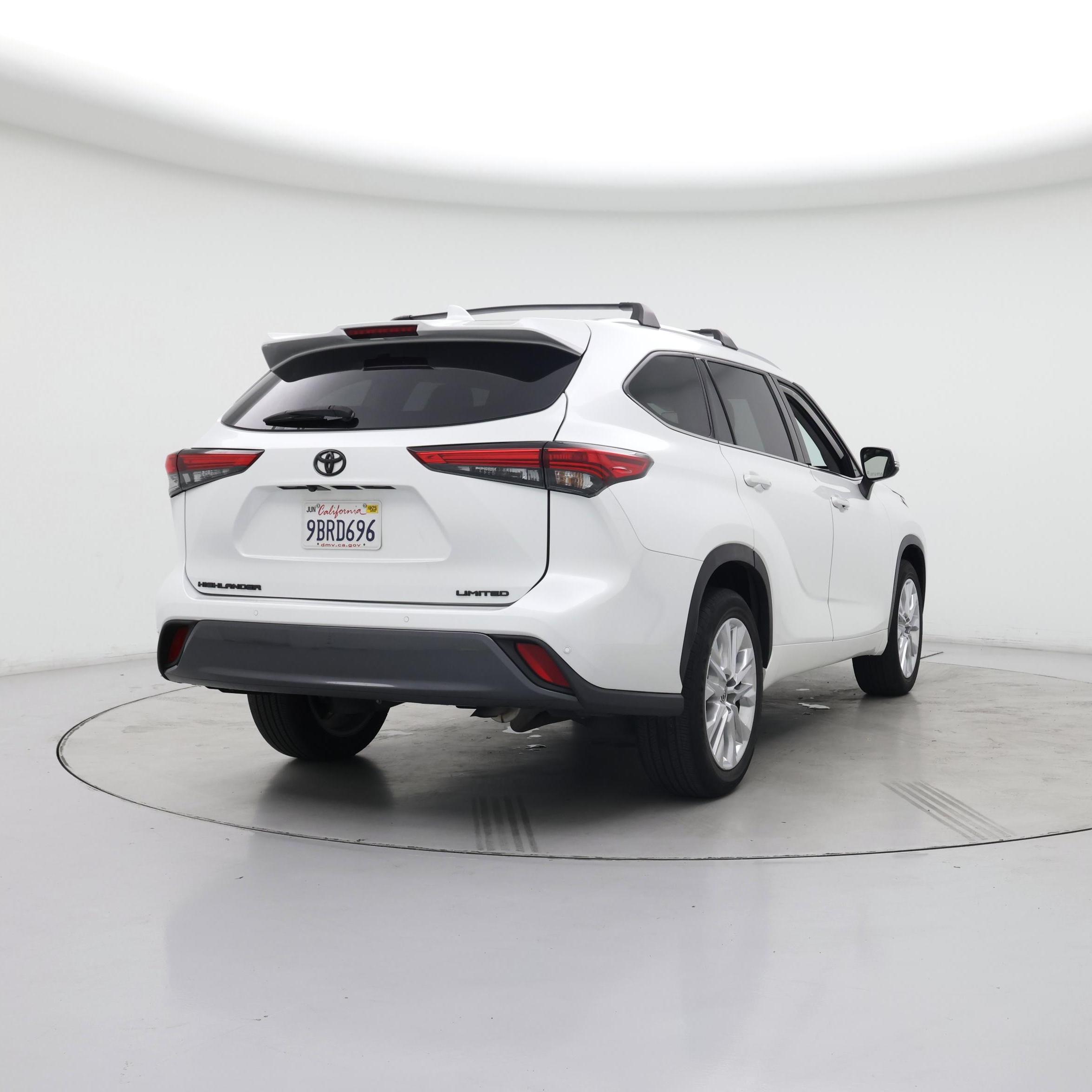 Thumbnail: 2022 Toyota Highlander - 8