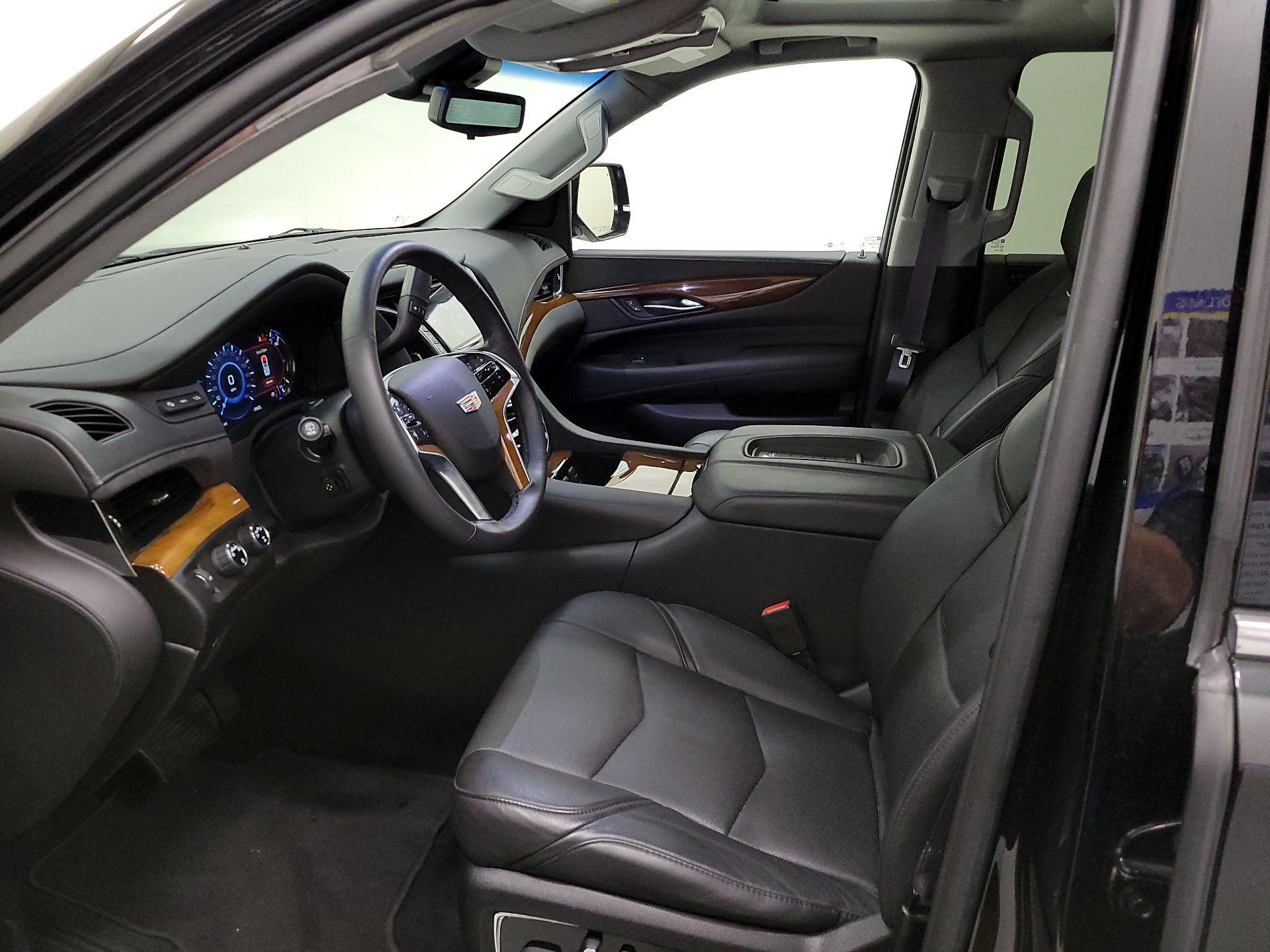 Thumbnail: 2017 Cadillac Escalade - 11