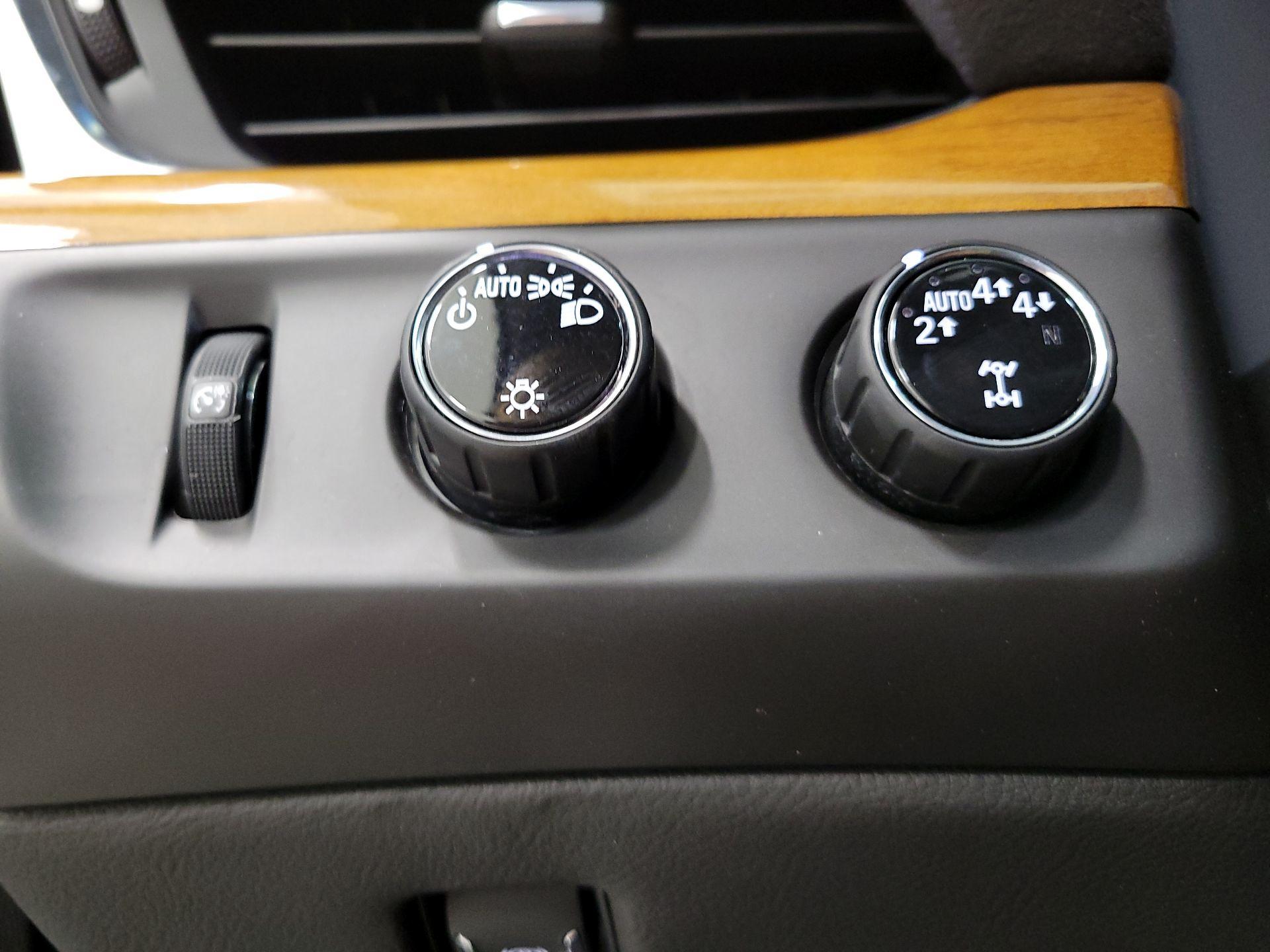 Thumbnail: 2017 Cadillac Escalade - 13