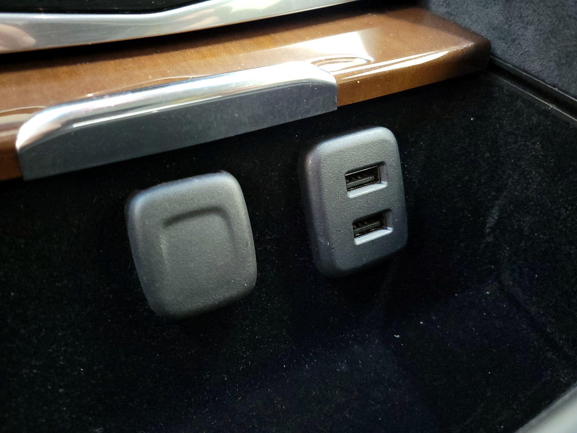 Thumbnail: 2017 Cadillac Escalade - 19