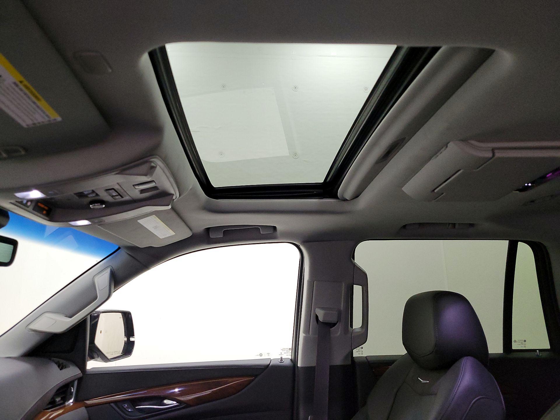 Thumbnail: 2017 Cadillac Escalade - 20