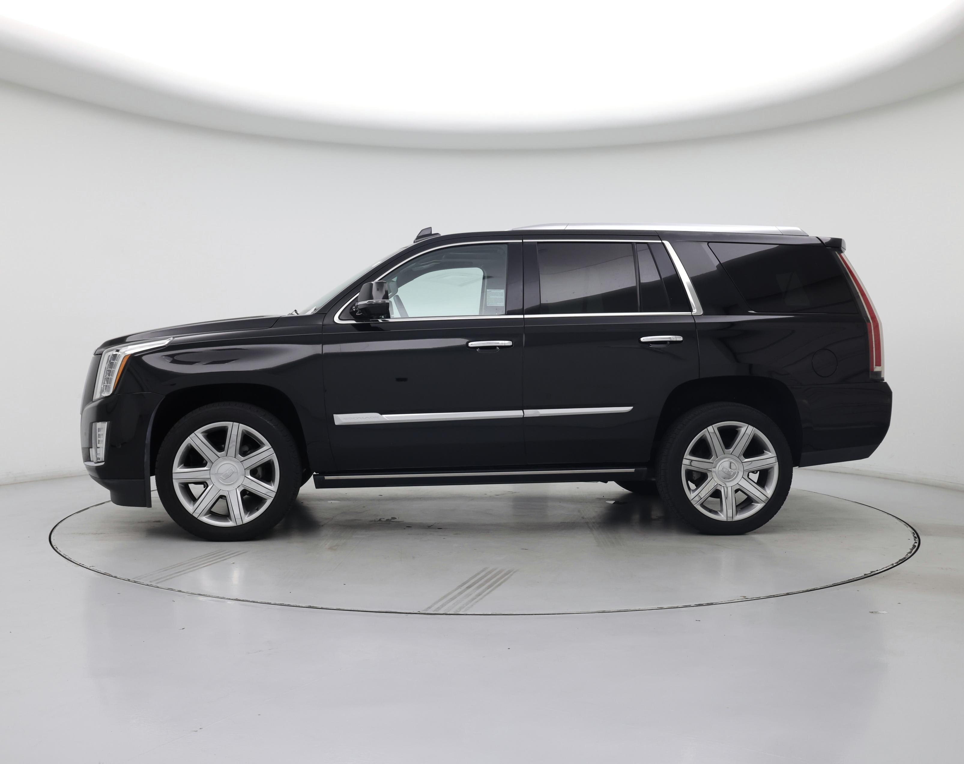 Thumbnail: 2017 Cadillac Escalade - 3