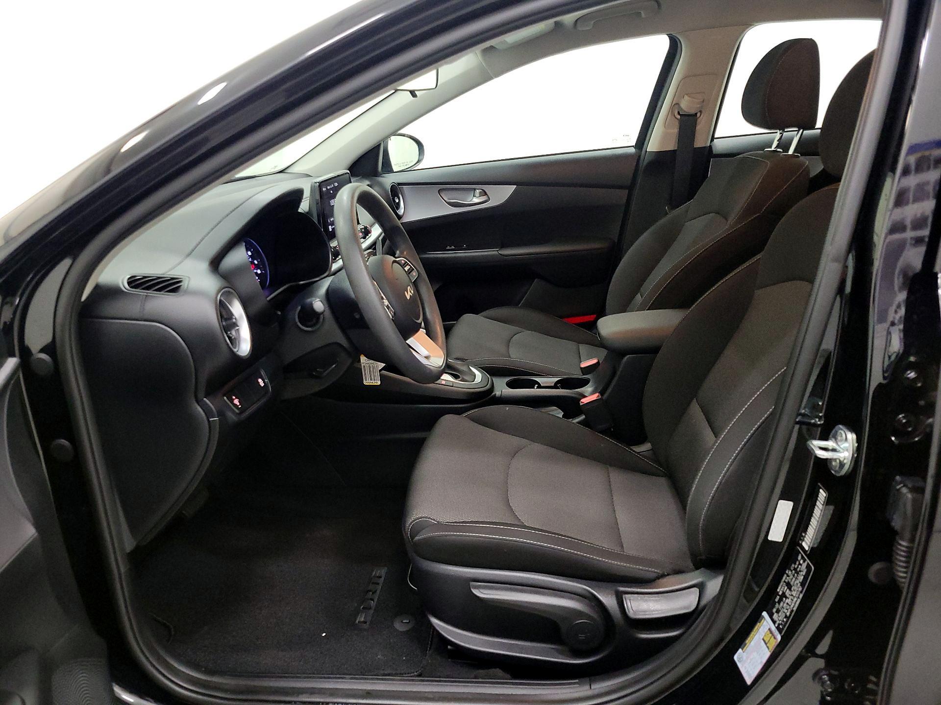 Thumbnail: 2022 Kia Forte - 11