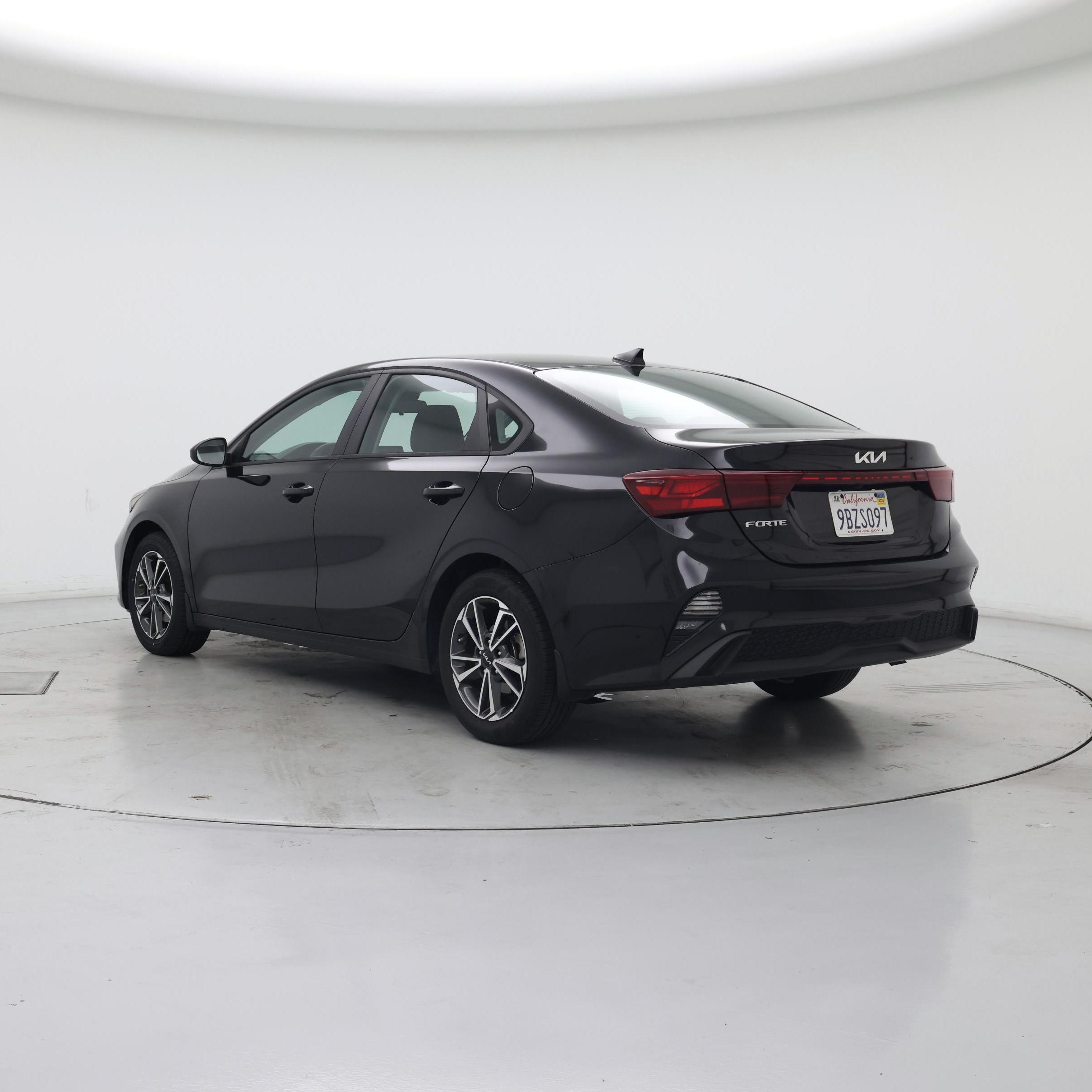 Thumbnail: 2022 Kia Forte - 2