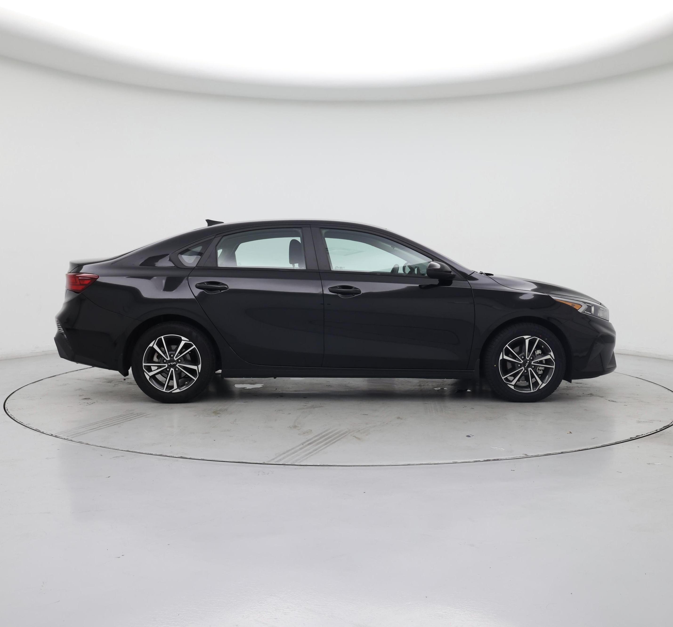 Thumbnail: 2022 Kia Forte - 7