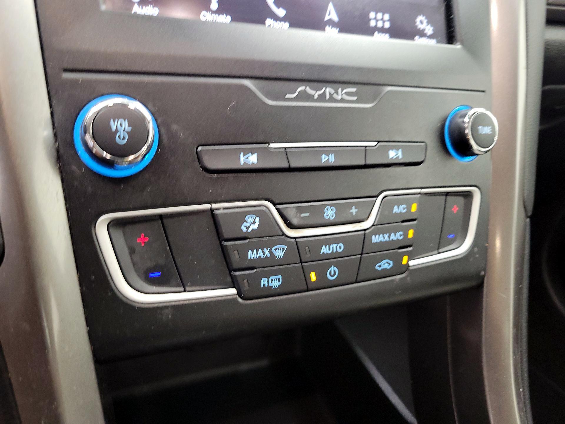 Thumbnail: 2019 Ford Fusion - 17