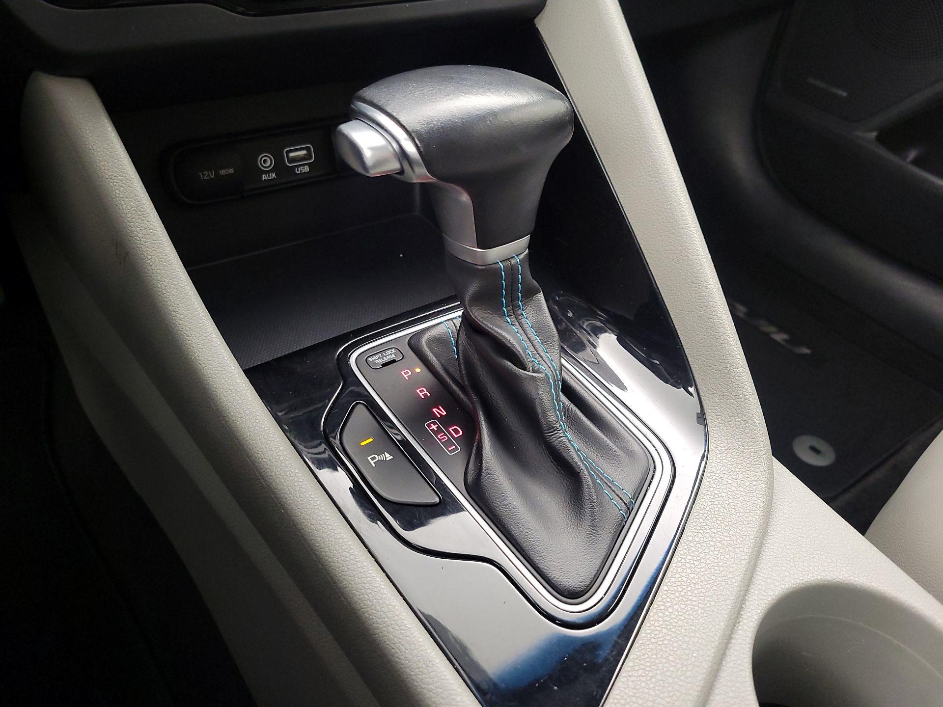 Thumbnail: 2017 Kia Niro - 18