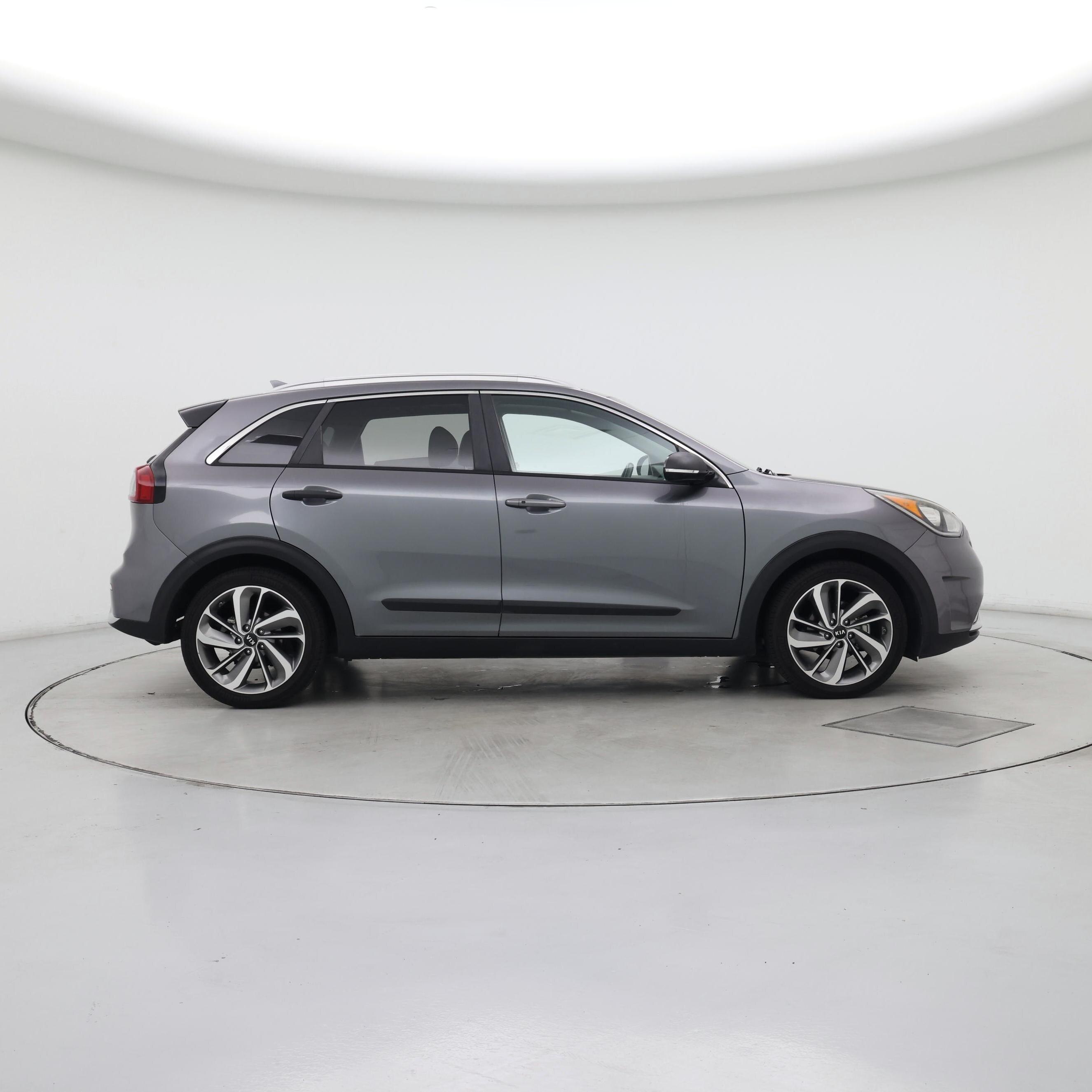 Thumbnail: 2017 Kia Niro - 7