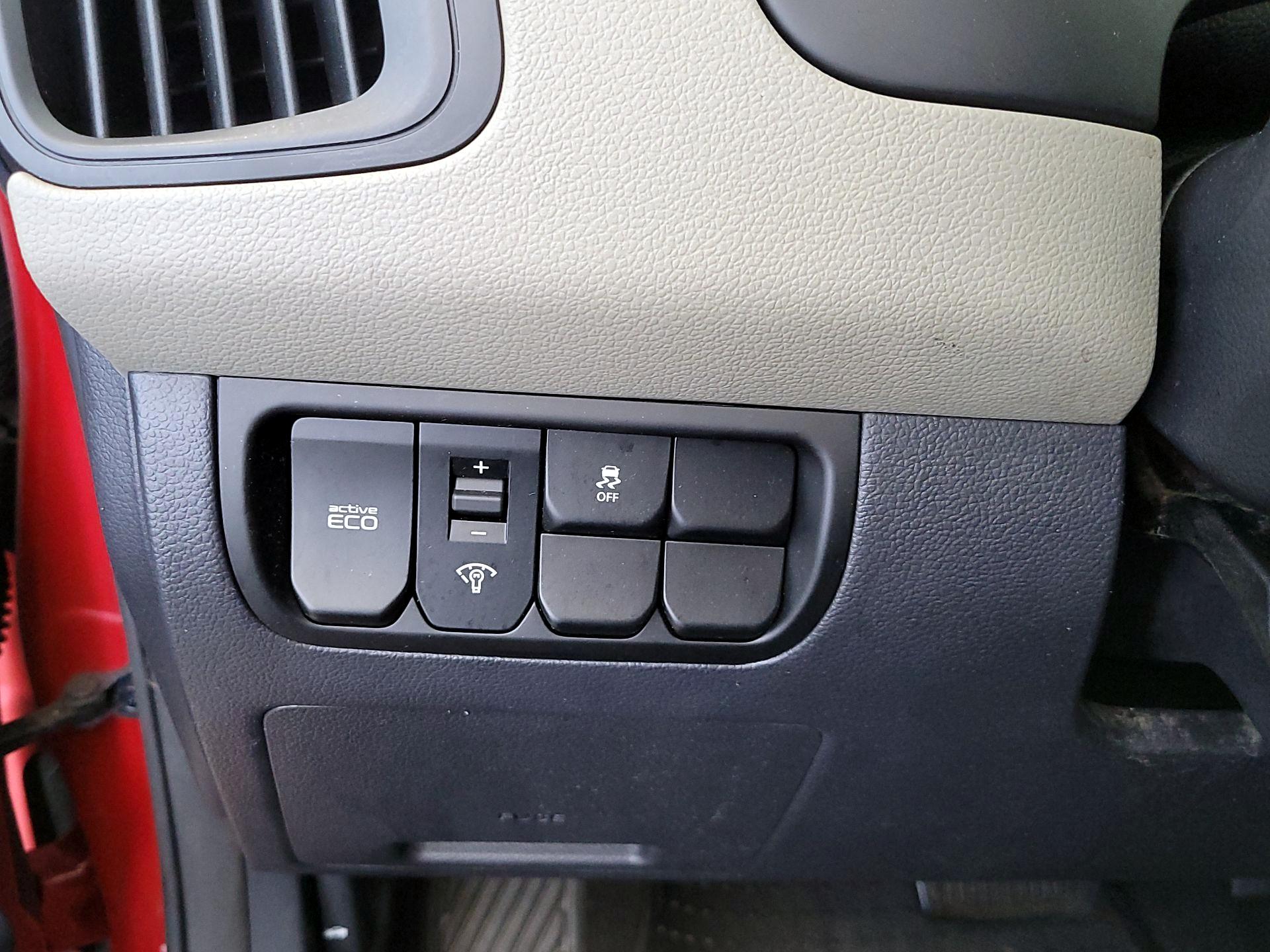 Thumbnail: 2014 Kia Rio5 - 13