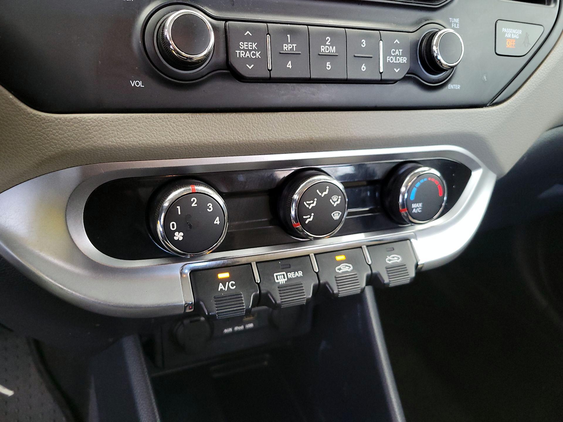 Thumbnail: 2014 Kia Rio5 - 15