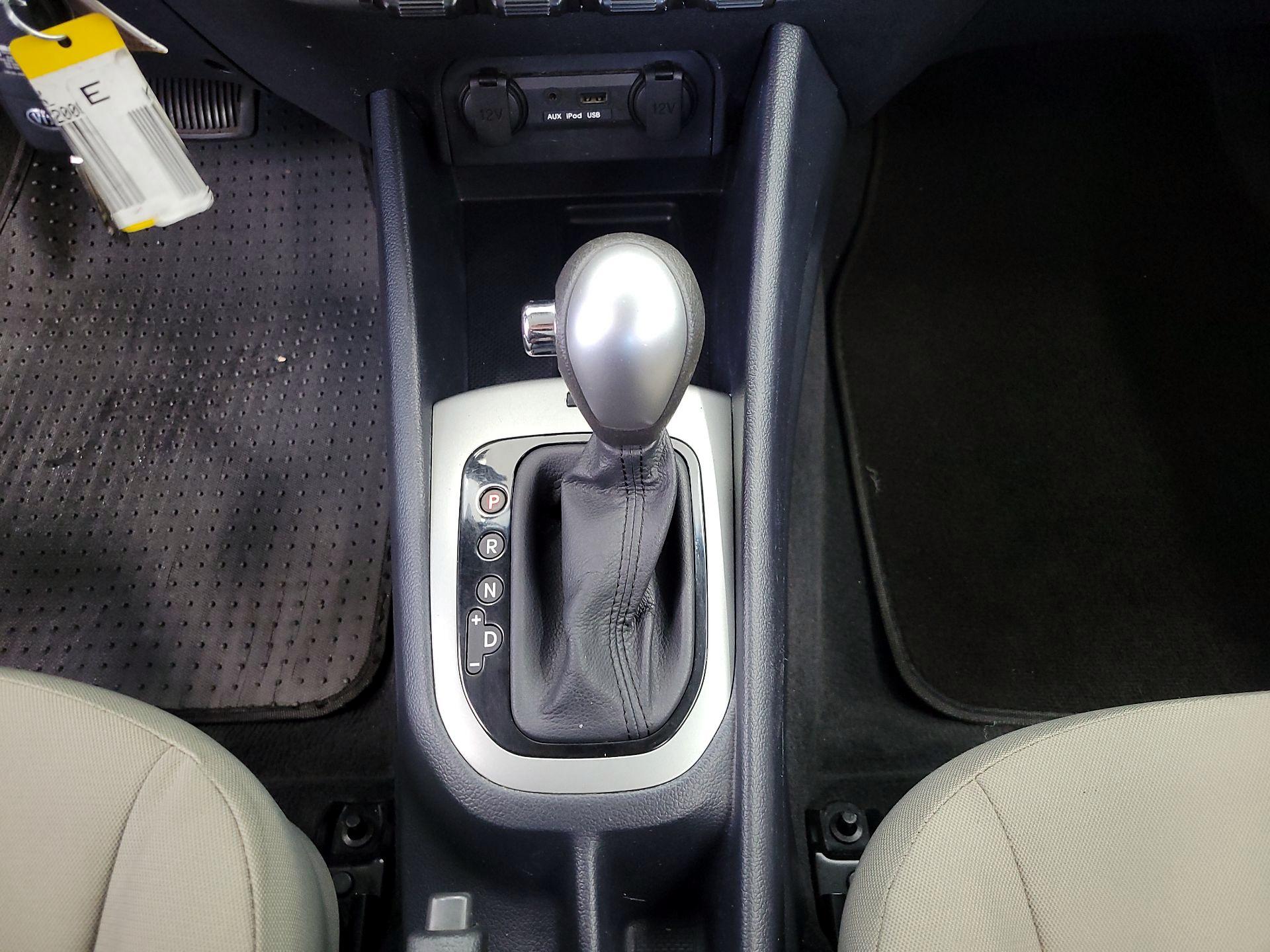 Thumbnail: 2014 Kia Rio5 - 16