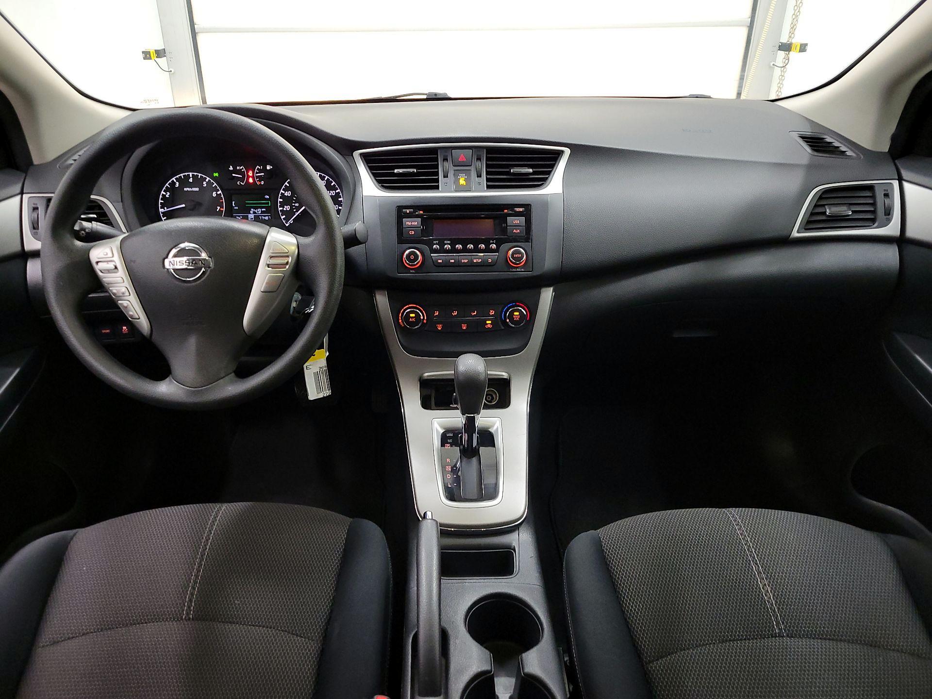 Thumbnail: 2015 Nissan Sentra - 9