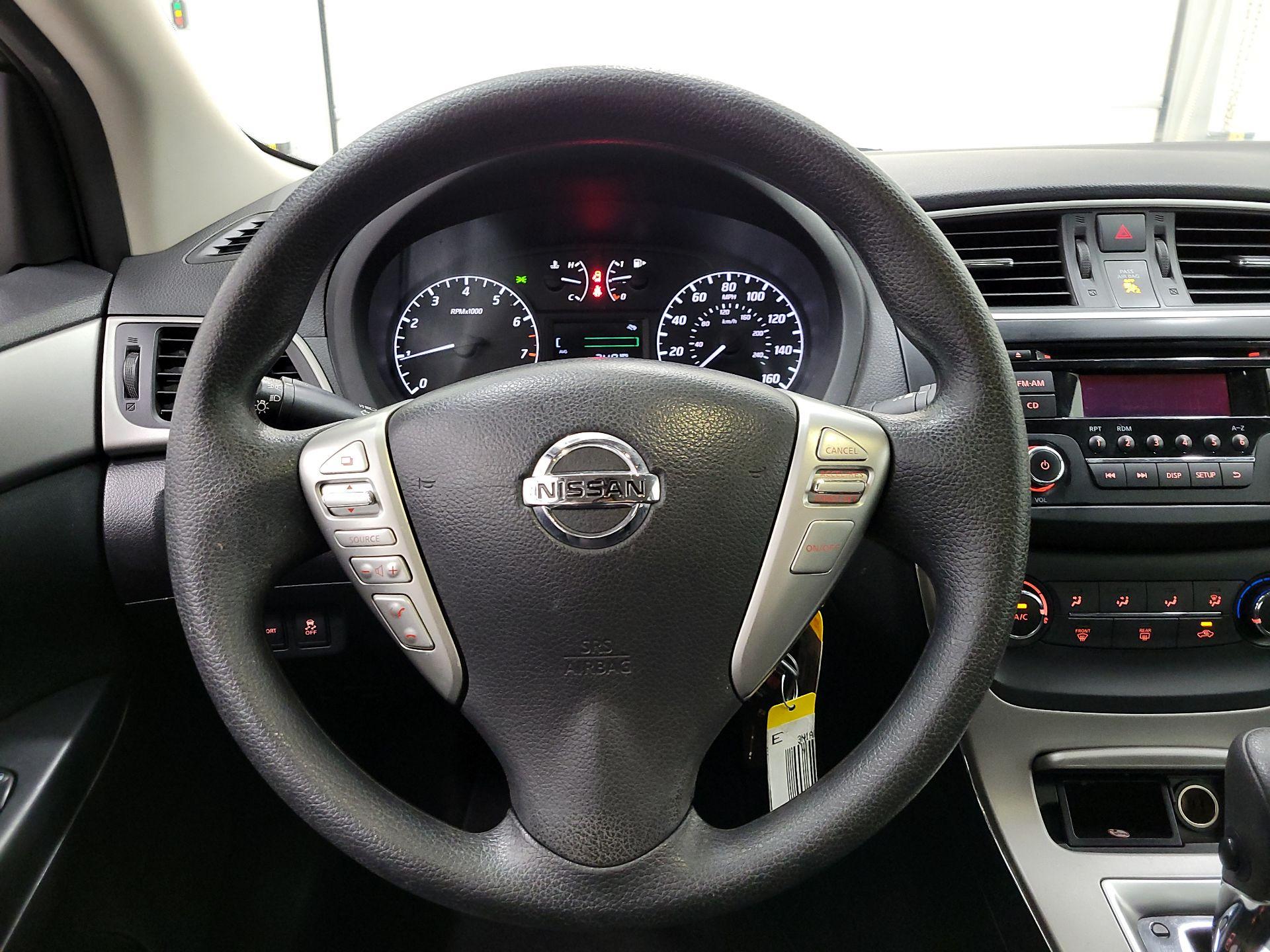 Thumbnail: 2015 Nissan Sentra - 10