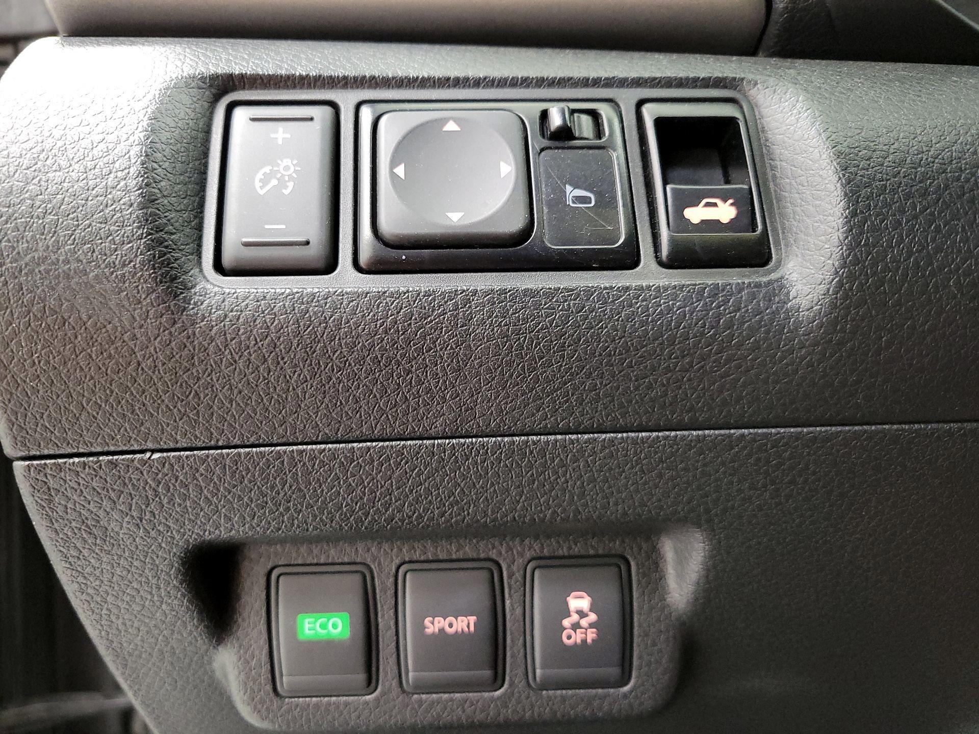 Thumbnail: 2015 Nissan Sentra - 13
