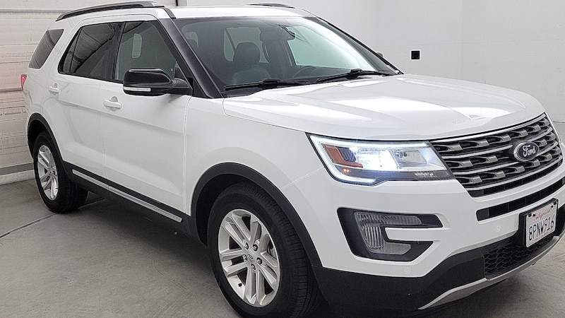 2017 Ford Explorer XLT Hero Image