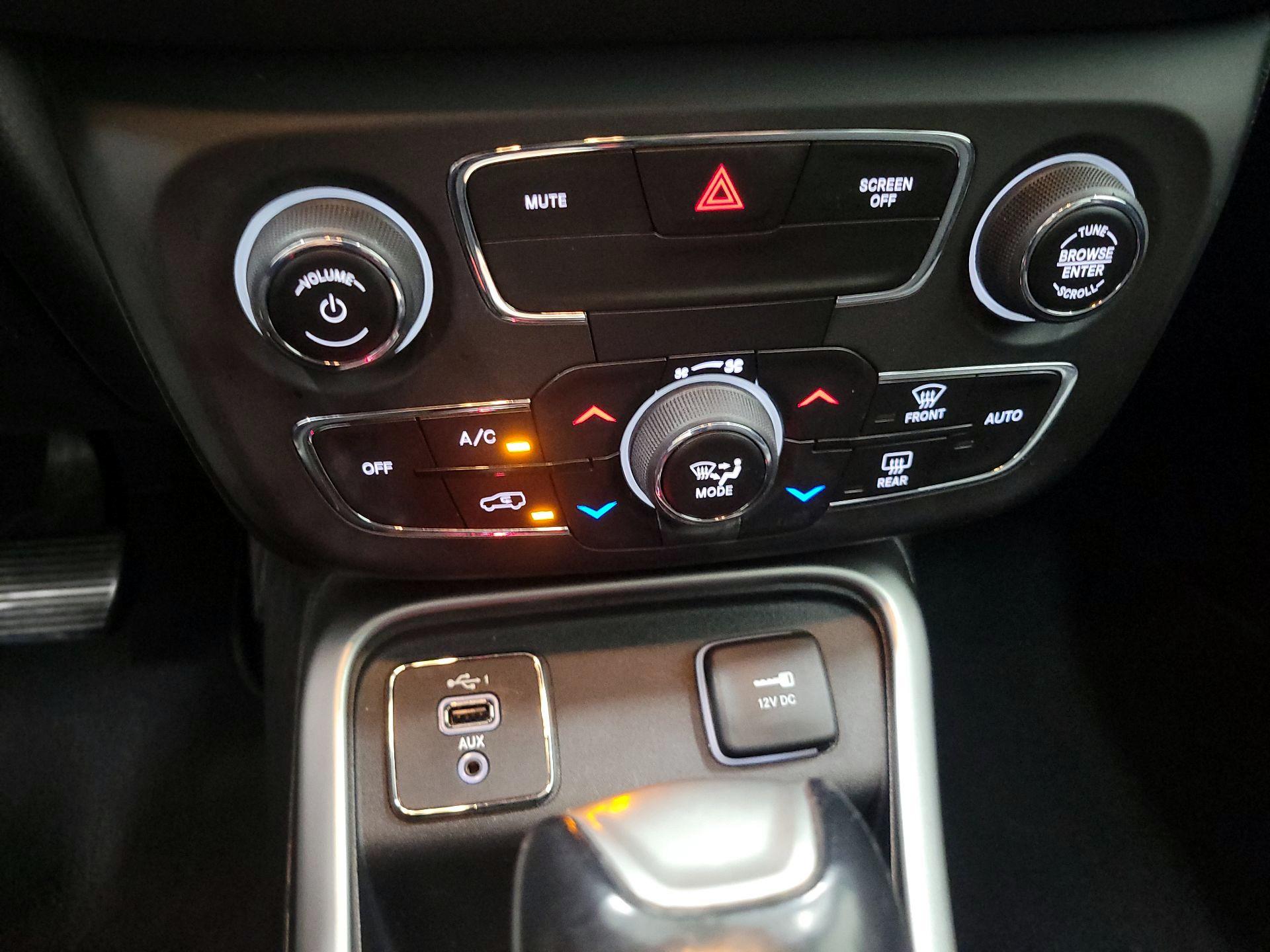 Thumbnail: 2019 Jeep Compass - 16